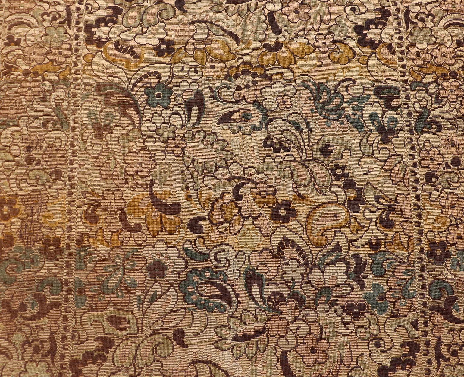Art nouveau Tapisserie européenne ancienne avec motifs floraux et vignes 4'0