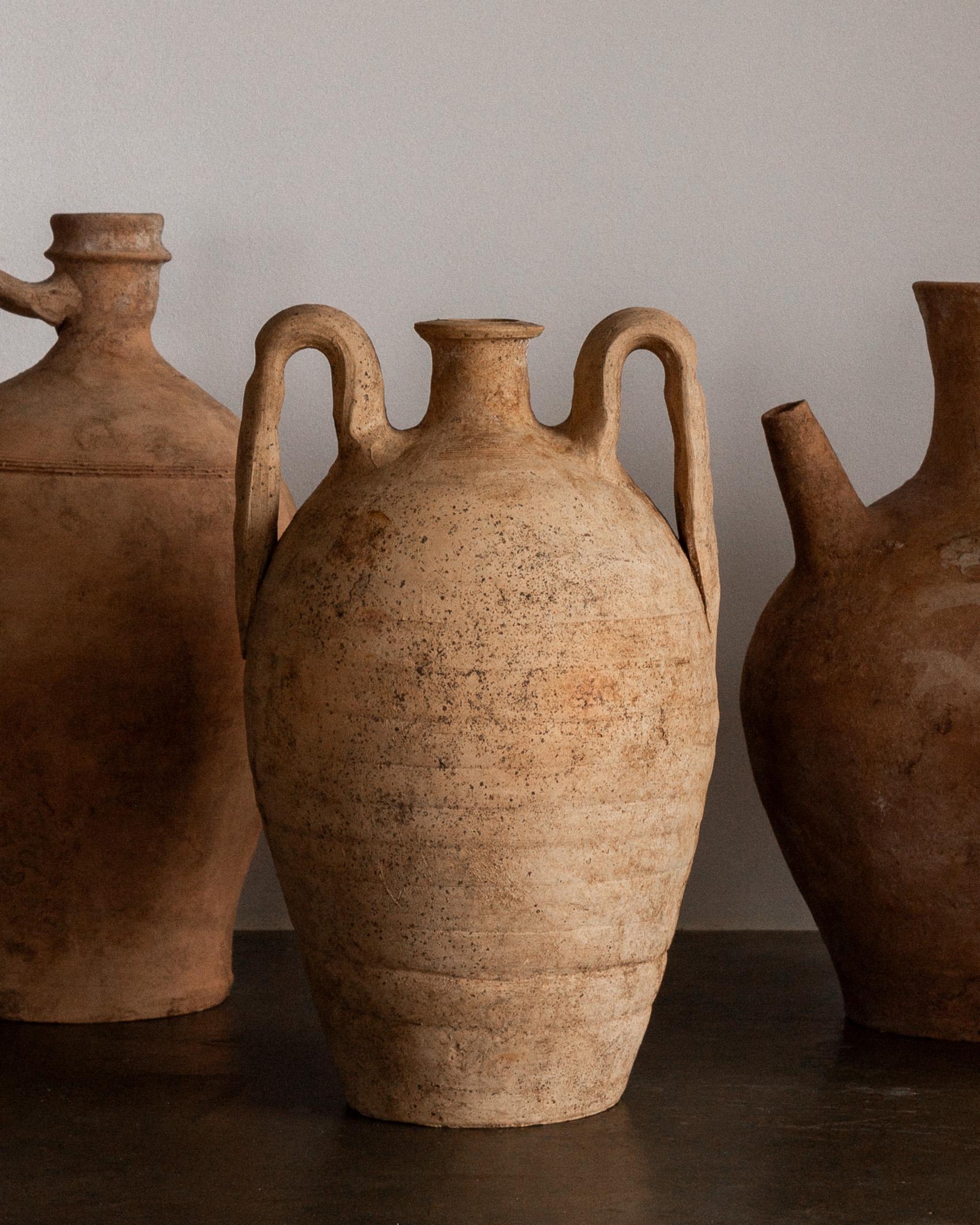Ánfora europea de terracota del siglo XX, jarrón de dos asas en venta 1