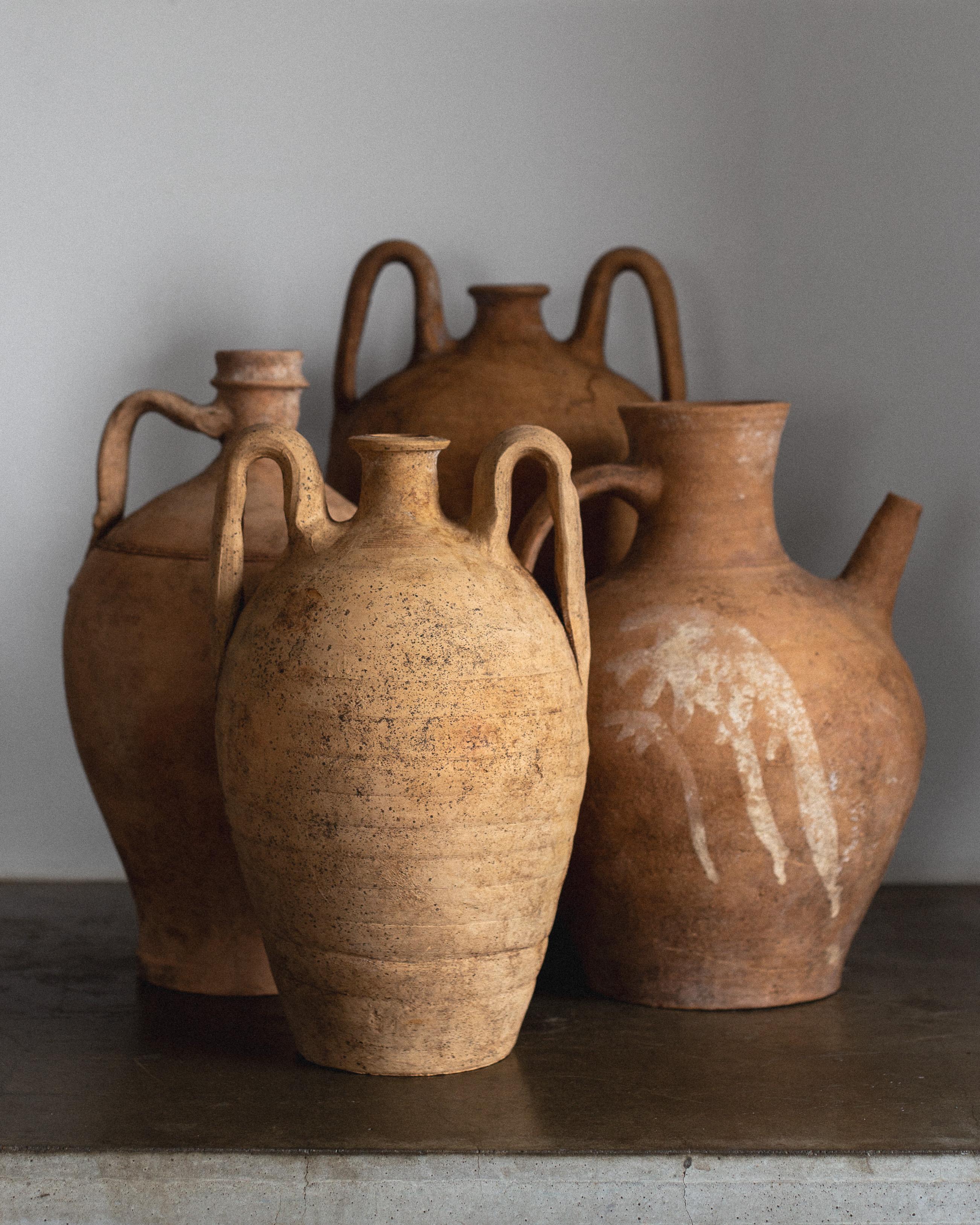 Ánfora europea de terracota del siglo XX, jarrón de dos asas en venta 2