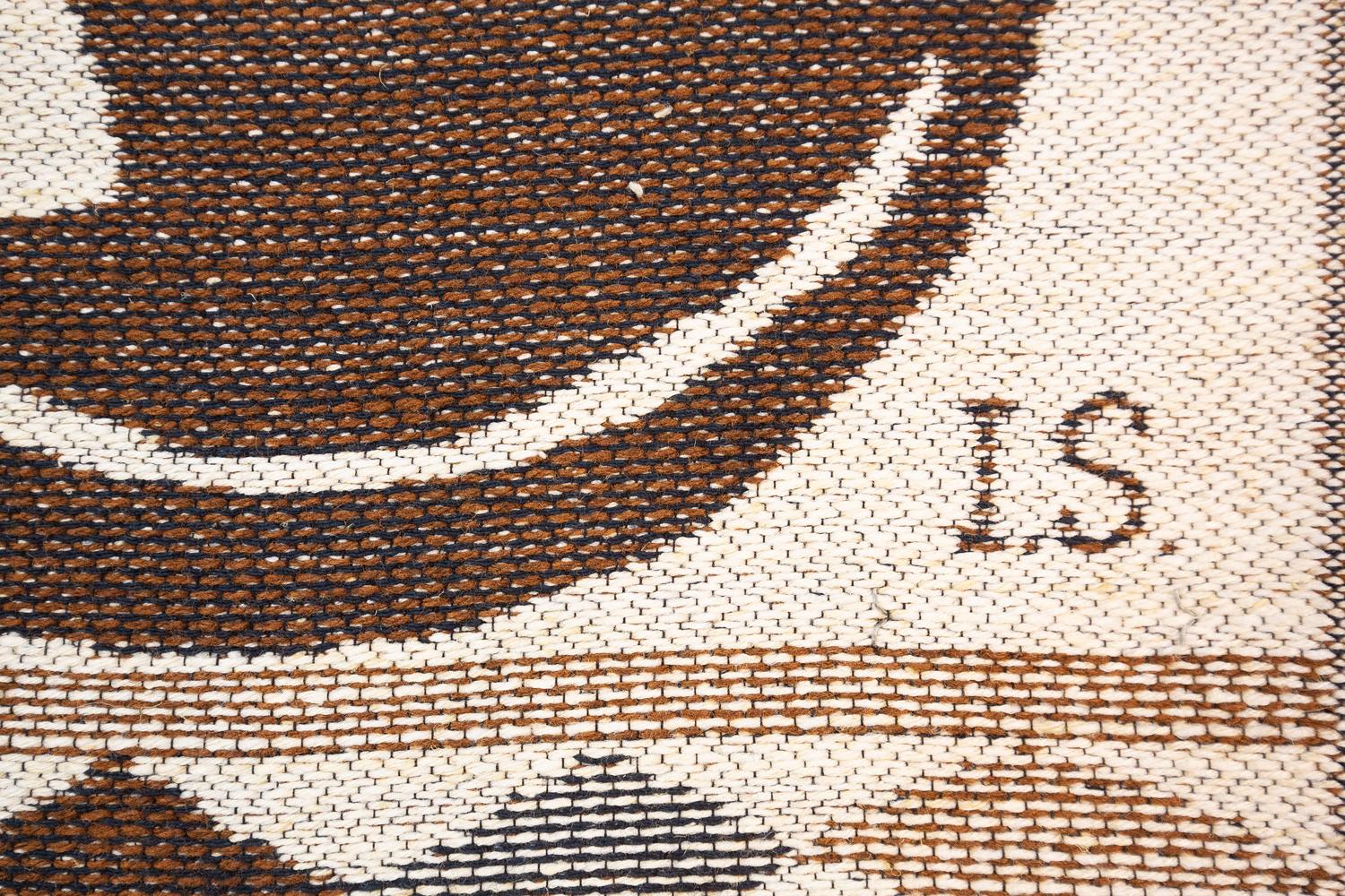 Antikes europäisches Textil mit IS-Schriftzug, 1970–2000 im Angebot 1