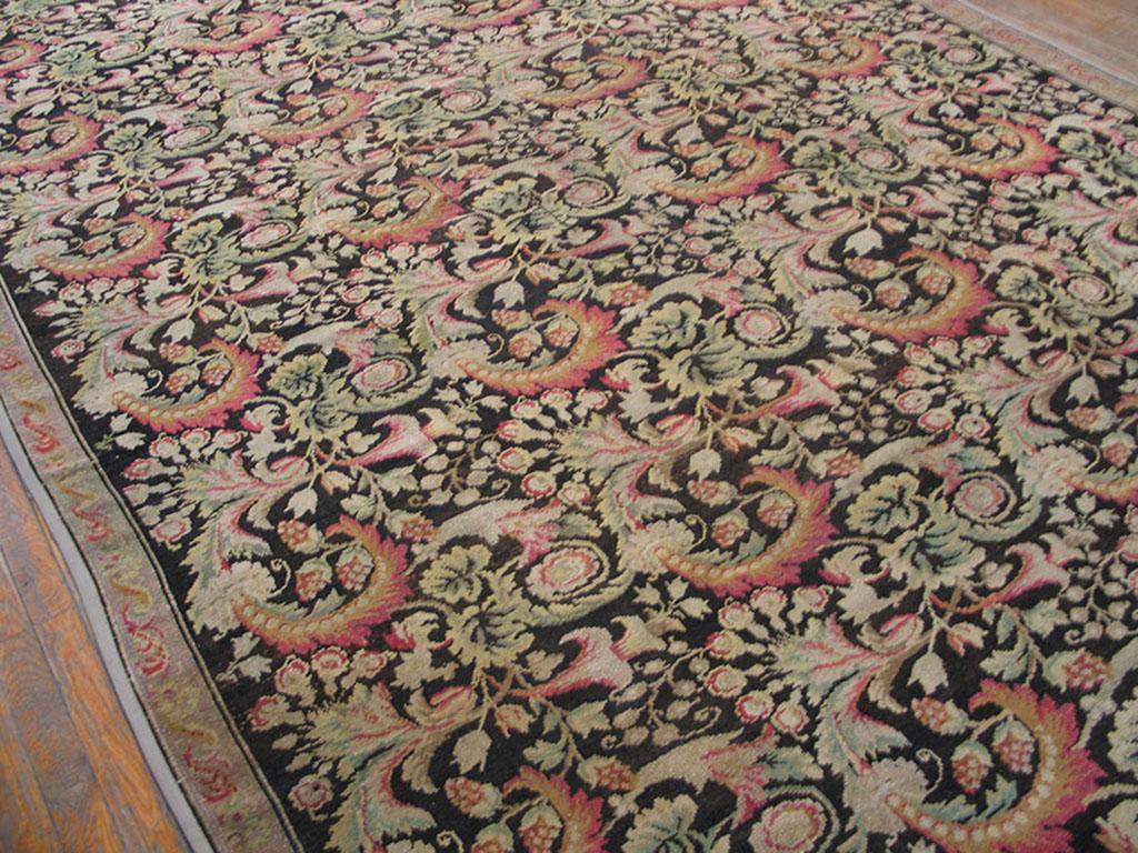 Ukrainischer Teppich aus der Mitte des 19. Jahrhunderts ( 1,72 m x 1,83 m – 236 x 358 cm) im Zustand „Gut“ im Angebot in New York, NY