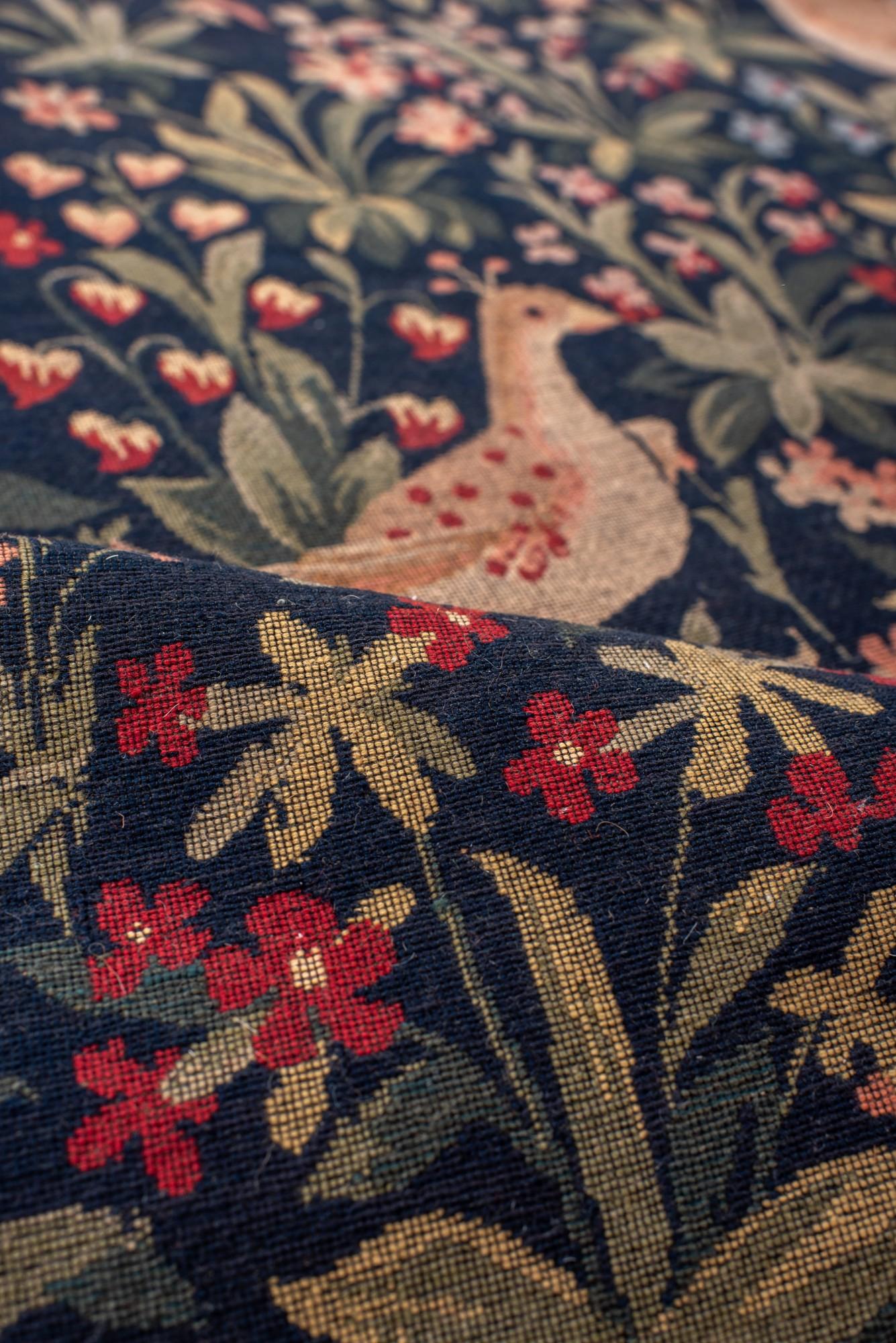 Antiker europäischer Verdure-Wandteppich mit Vögeln und Blüten (Handgewebt) im Angebot