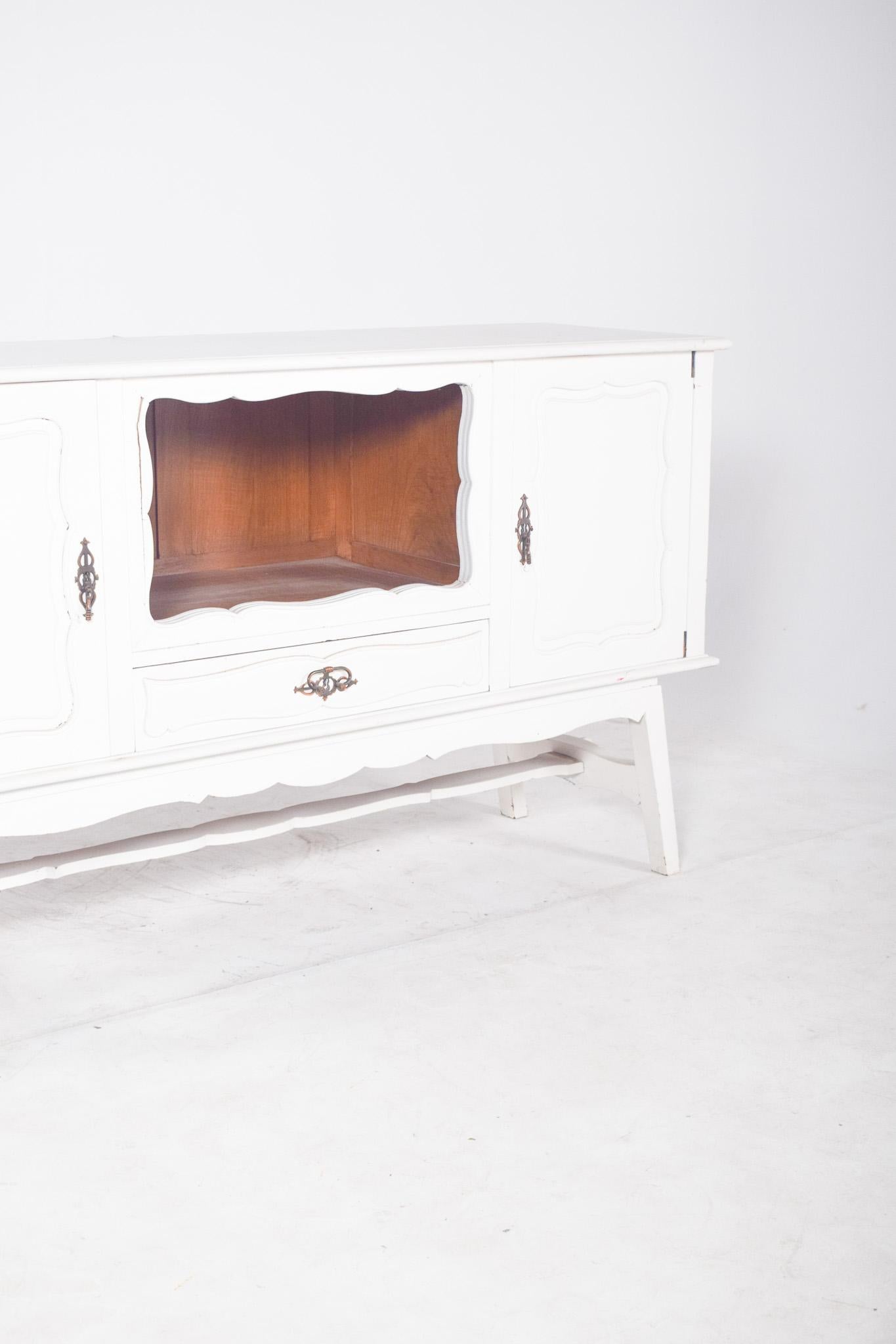 Antique European White Painted Sideboard In Fair Condition For Sale In Lisboa, Lisboa