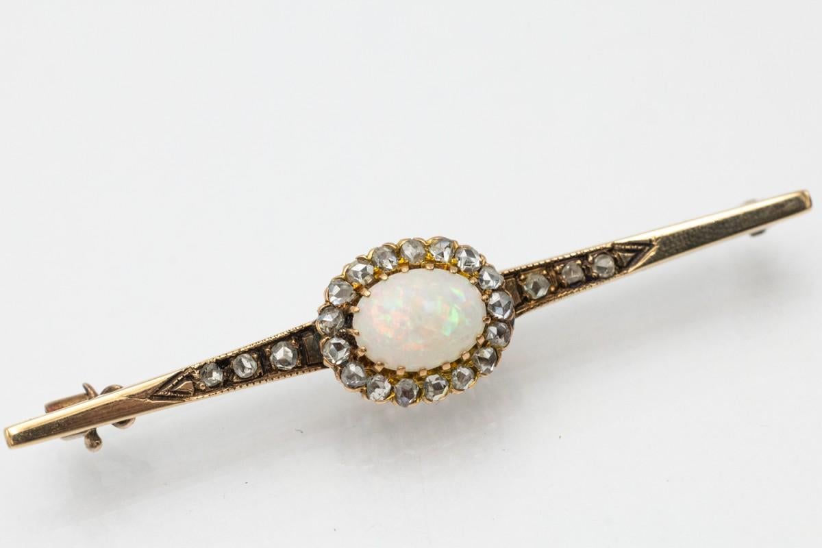 Broche ancienne en or Ewardian avec opale et diamants, vers 1900. en vente 1