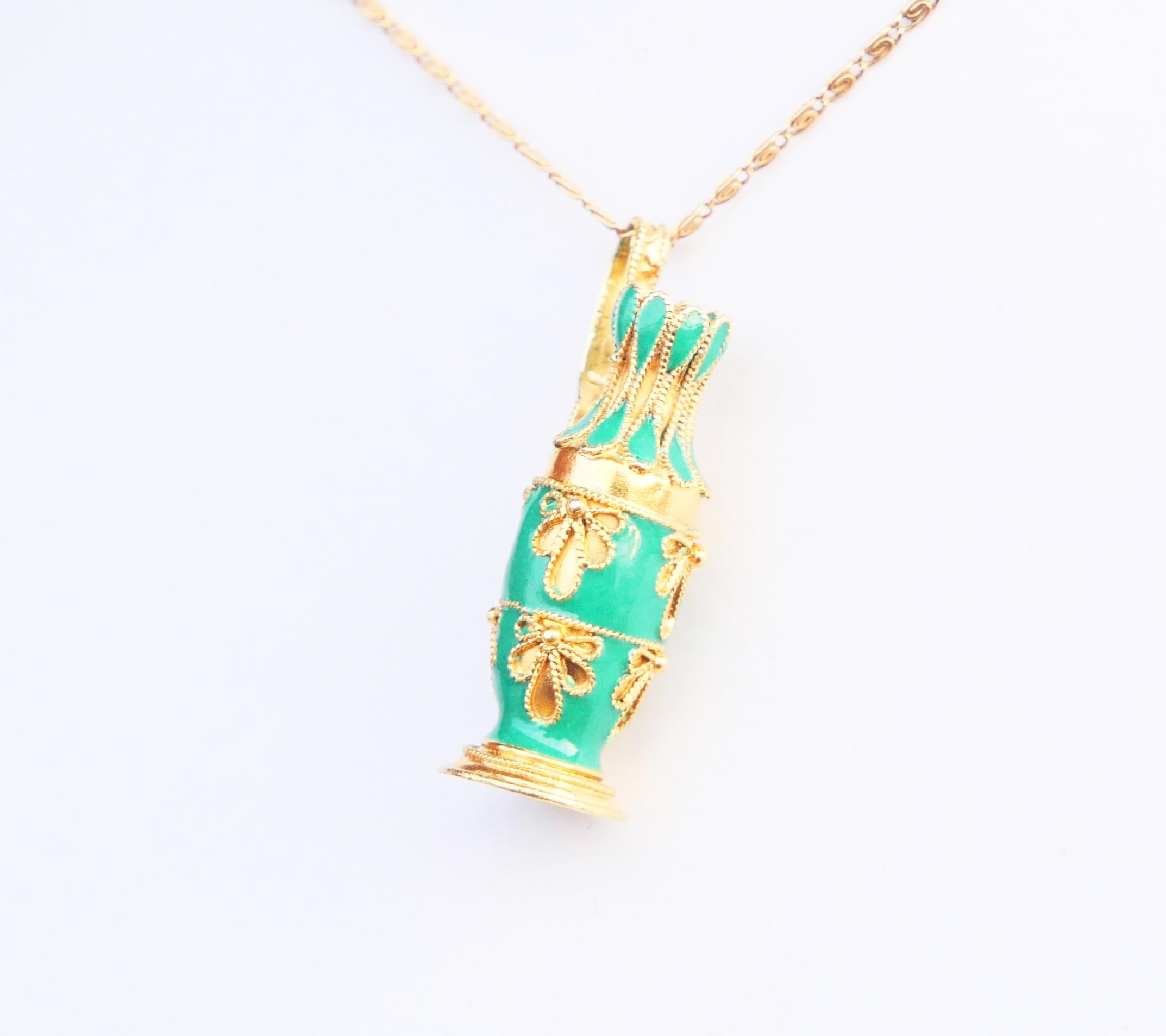 Néo-grec Pendentif antique en forme d'aiguière en émail vert massif or 18K / 3.45gr en vente