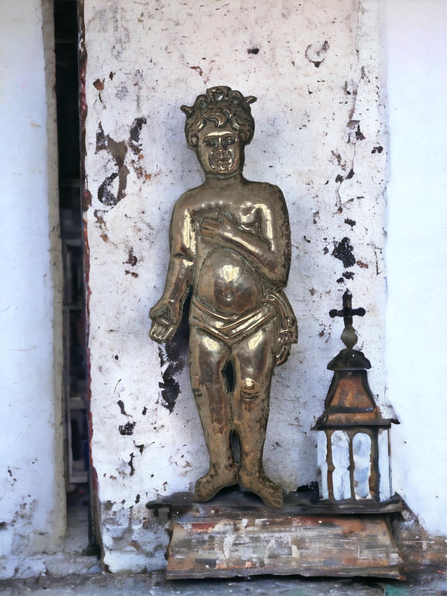 Antique and large ex voto in the shape of a male figure, in silver, from the 1890s to the 1900s, Italy.
Perfect vintage condition, there are no breakages or signs of repairs.
Beautiful face expression and a wonderful patina of time. 
At the top