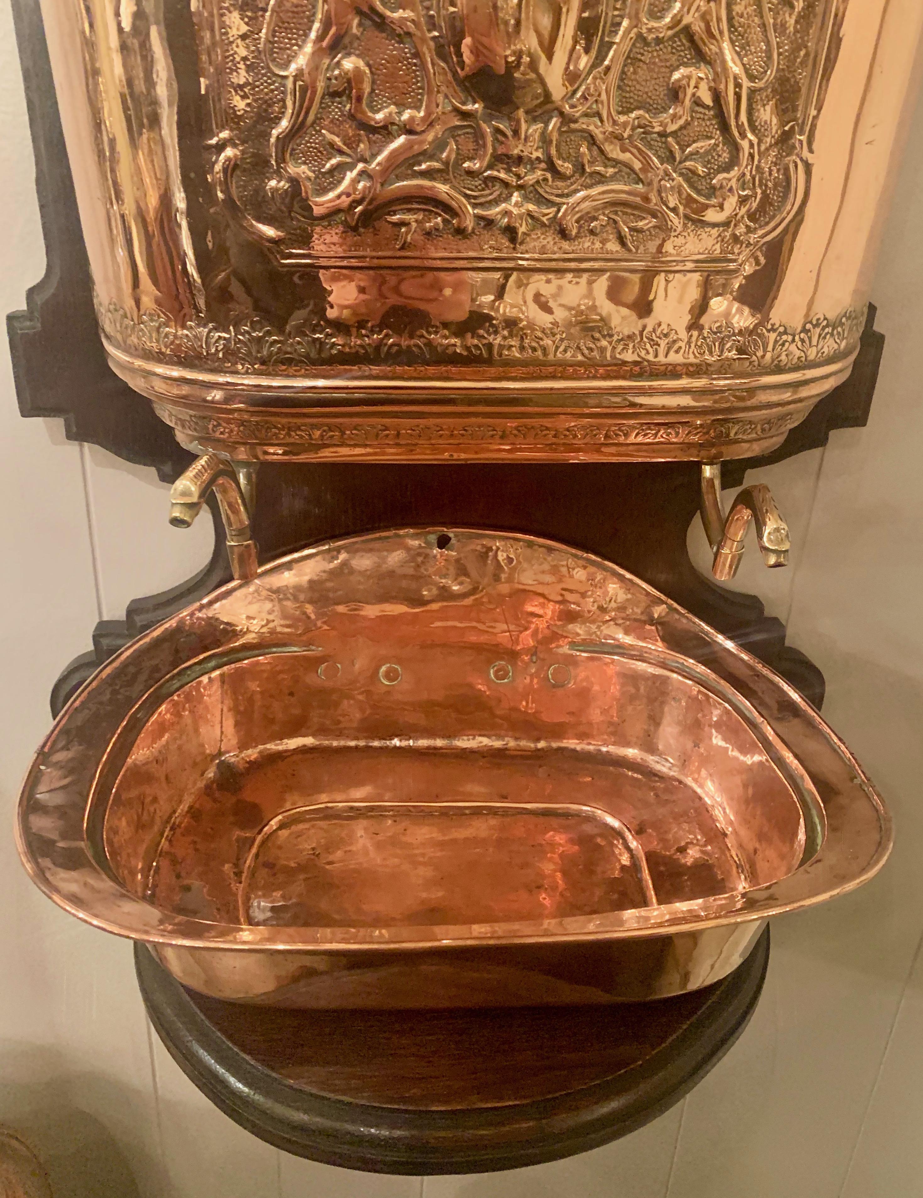 Antique exceptional copper Lavabo, circa 1860-1880.