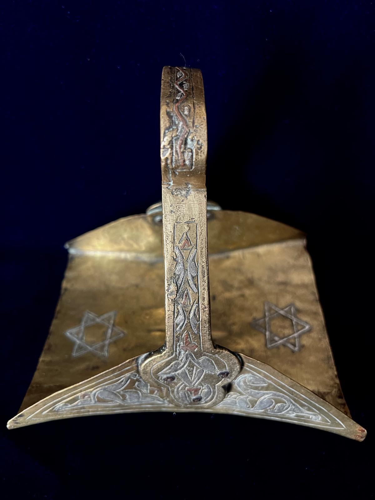 Fait main Étriers judaïques anciens exceptionnels avec étoile de David Empire ottoman en vente