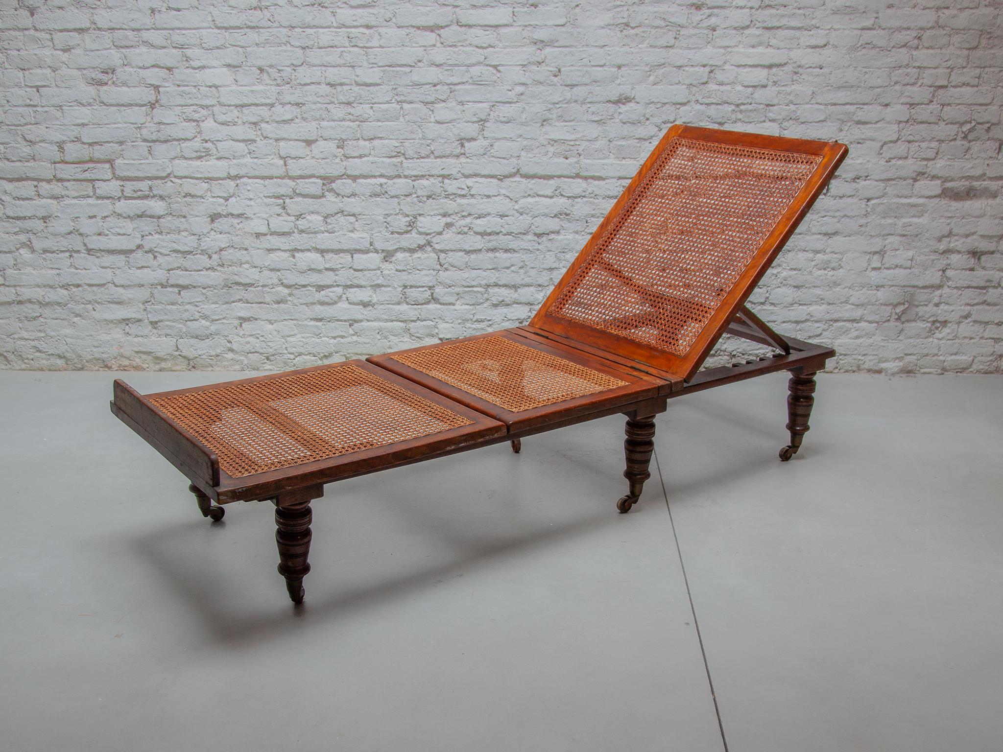 Antikes exotisches klappbares und verstellbares Tagesbett „British Campaign Furniture“ London (Handgefertigt) im Angebot
