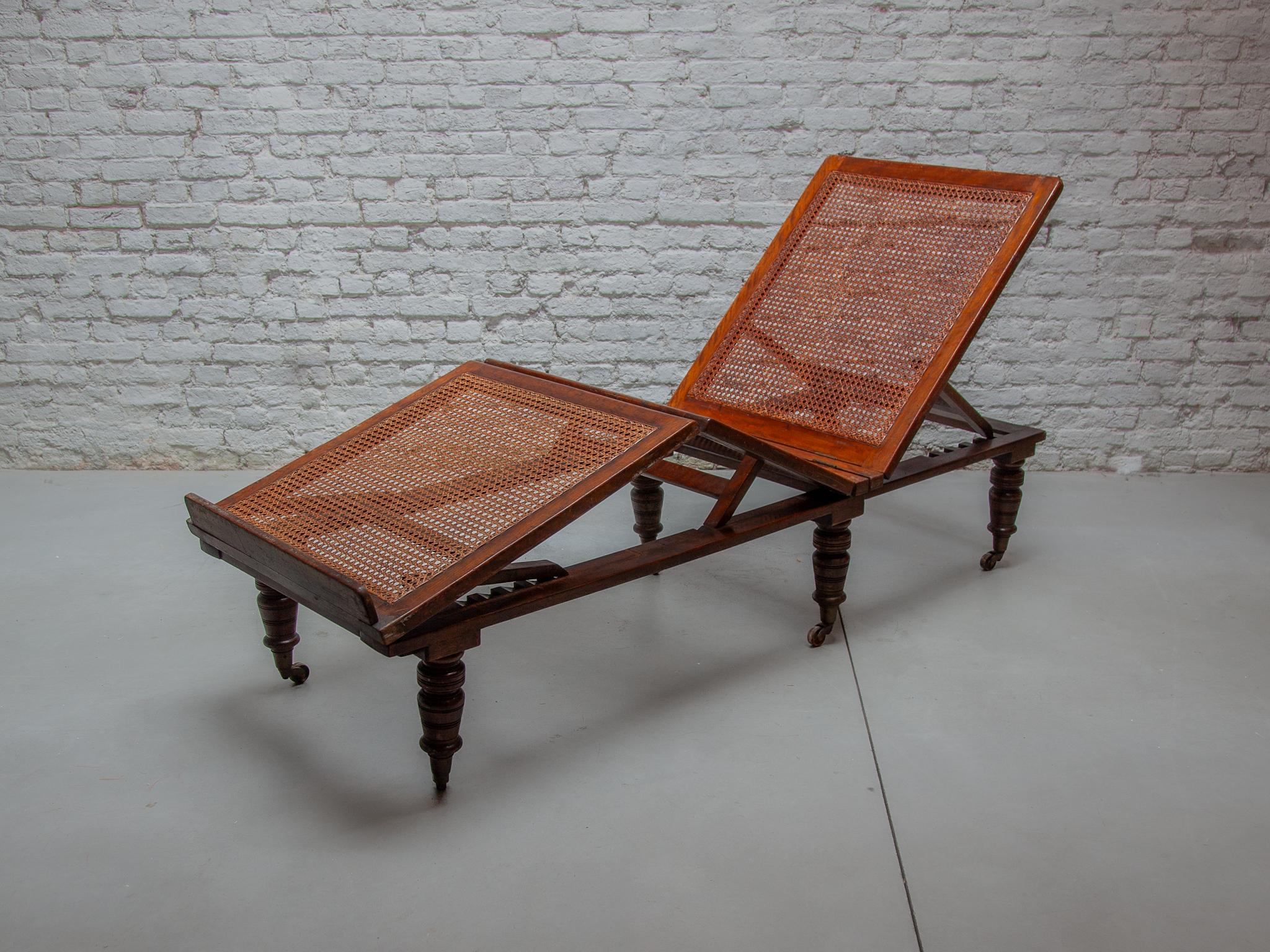 Antikes exotisches klappbares und verstellbares Tagesbett „British Campaign Furniture“ London (Spätes 19. Jahrhundert) im Angebot