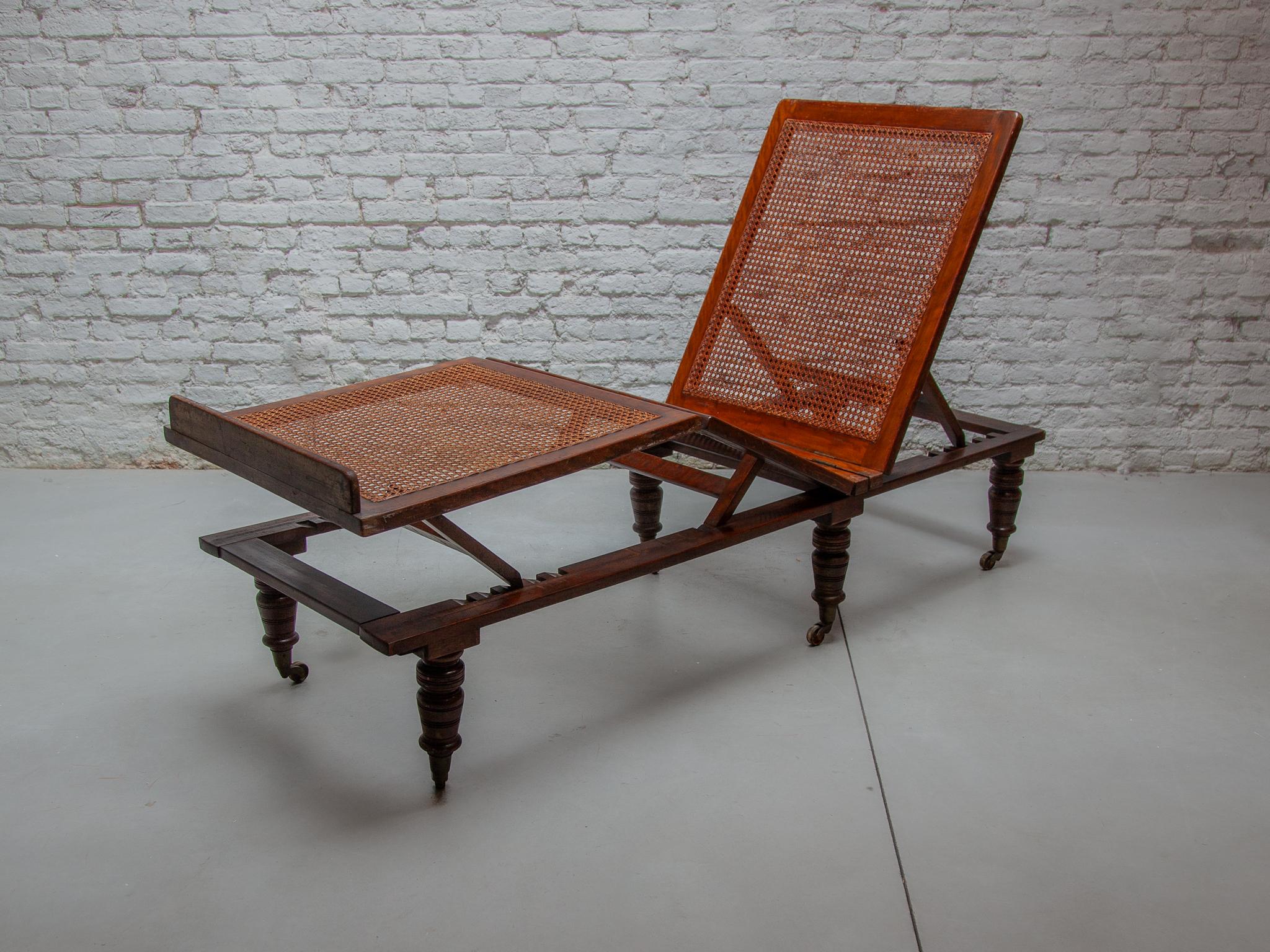 Antikes exotisches klappbares und verstellbares Tagesbett „British Campaign Furniture“ London im Angebot 1
