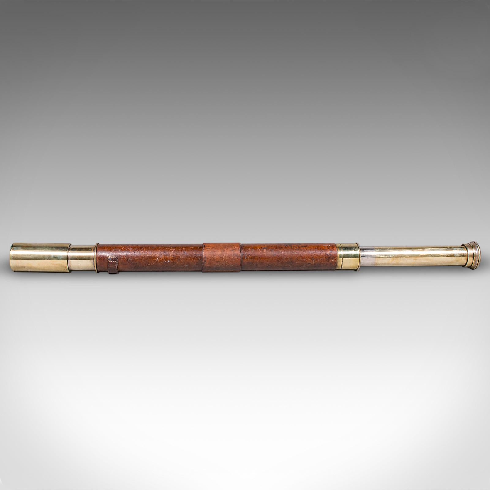 Edoardiano Antico telescopio da esploratore, inglese, cannocchiale con rivestimento in pelle, edoardiano, 1910 in vendita