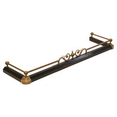 Antique défenseur de cheminée extensible en laiton peint avec motif de style Regency