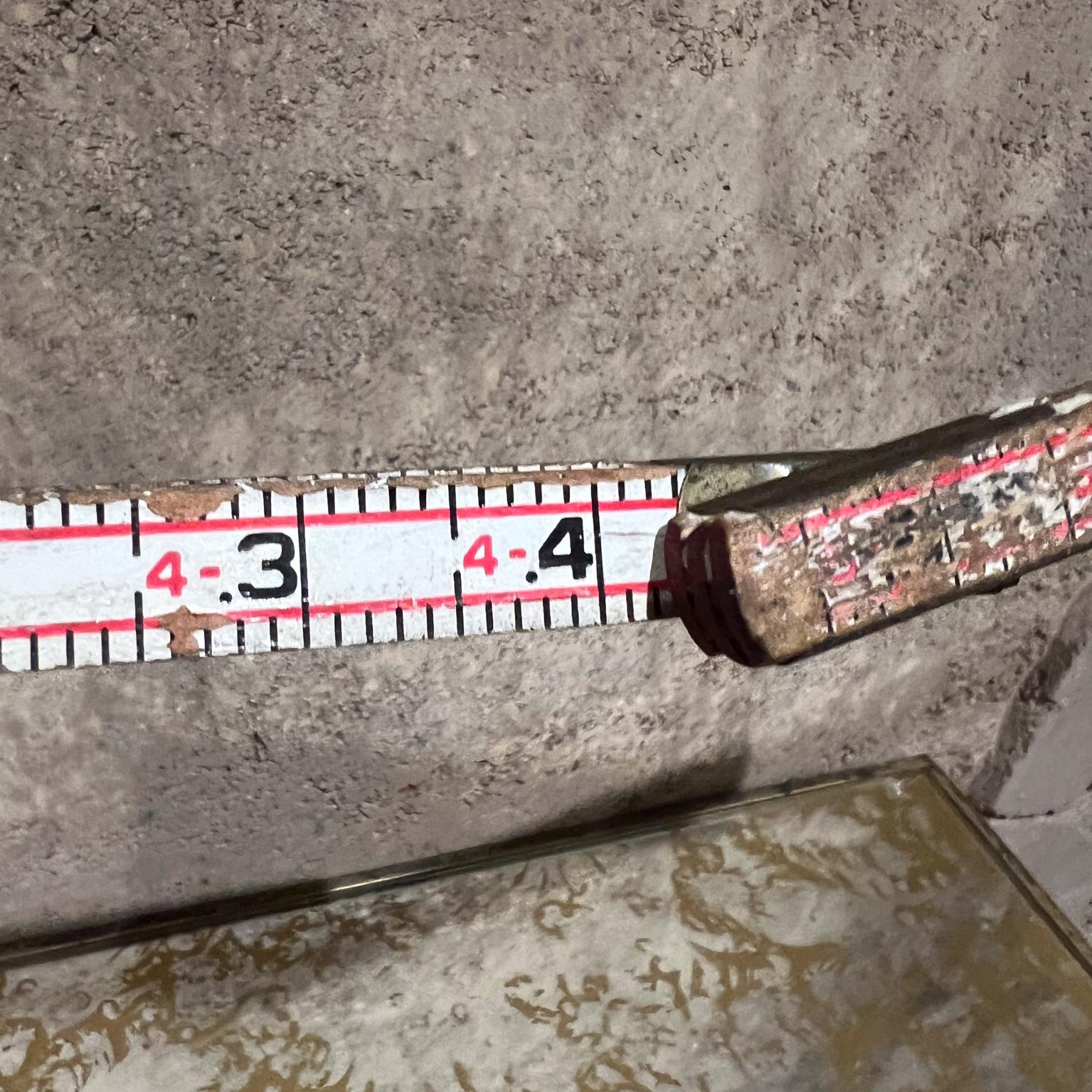 Antique Extension Ruler Wood Folding Measuring Tape In Fair Condition For Sale In Chula Vista, CA