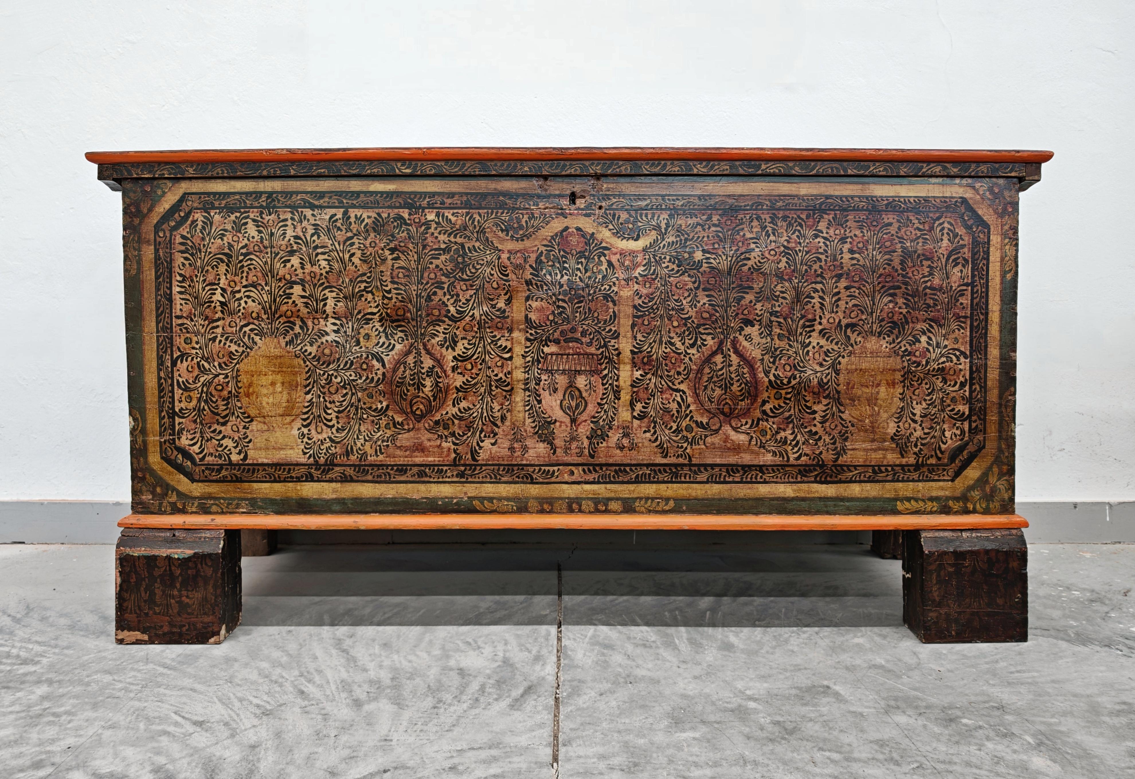 Antique Extra Large Adriatic Dowry Chest or Trunk done in hand-painted pine For Sale 5