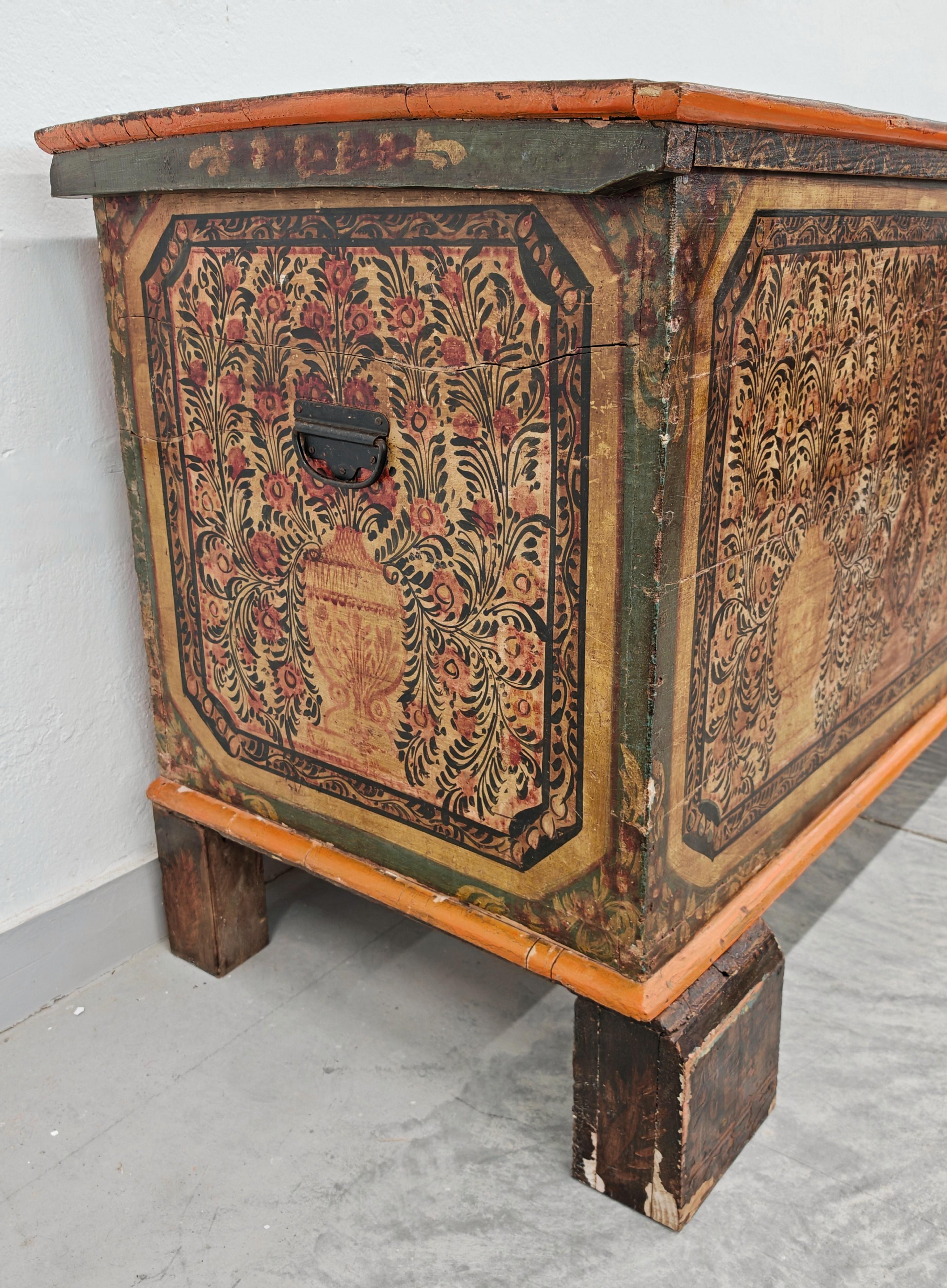 Antique Extra Large Adriatic Dowry Chest or Trunk done in hand-painted pine For Sale 6