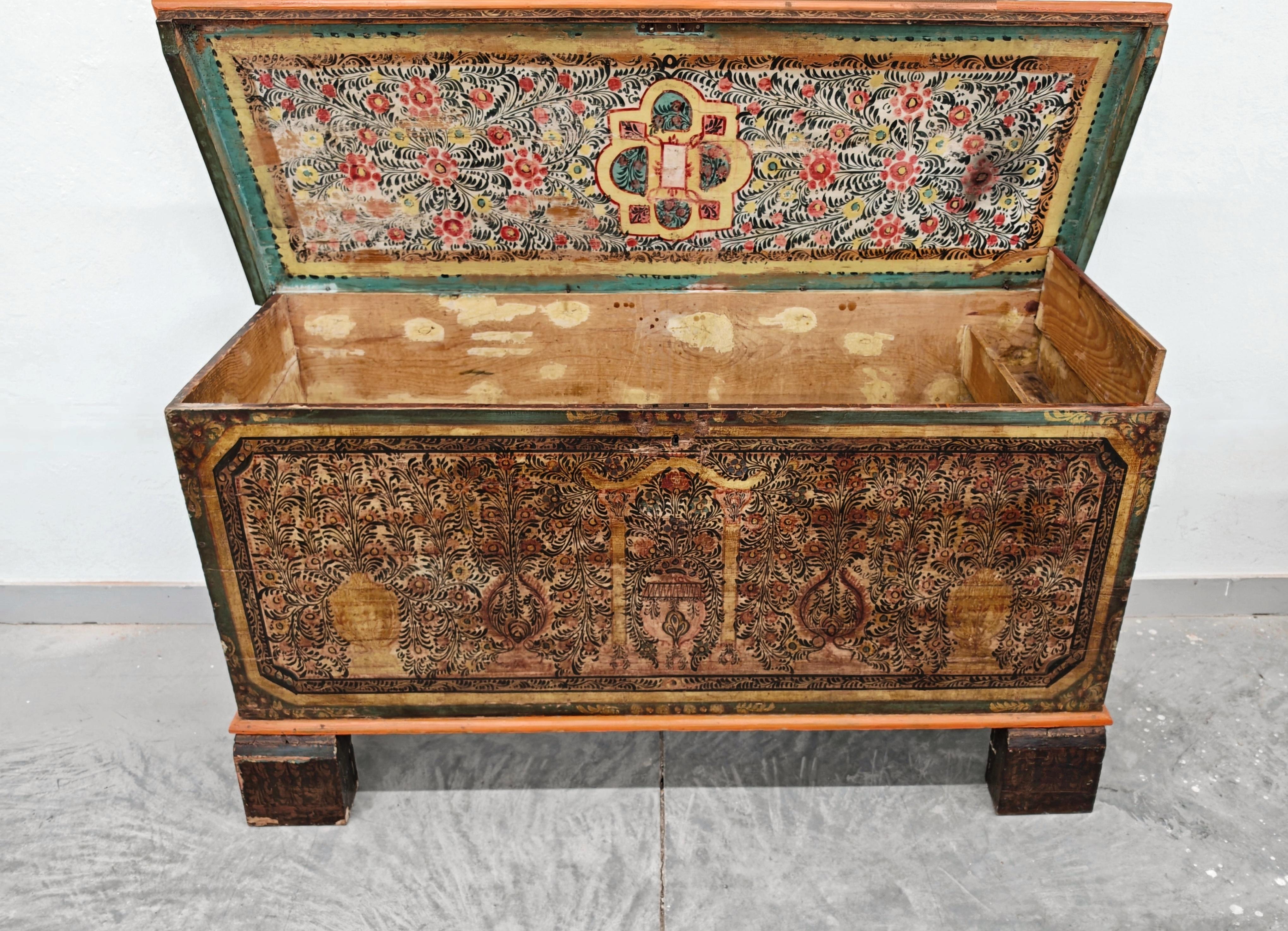 Antique Extra Large Adriatic Dowry Chest or Trunk done in hand-painted pine For Sale 7