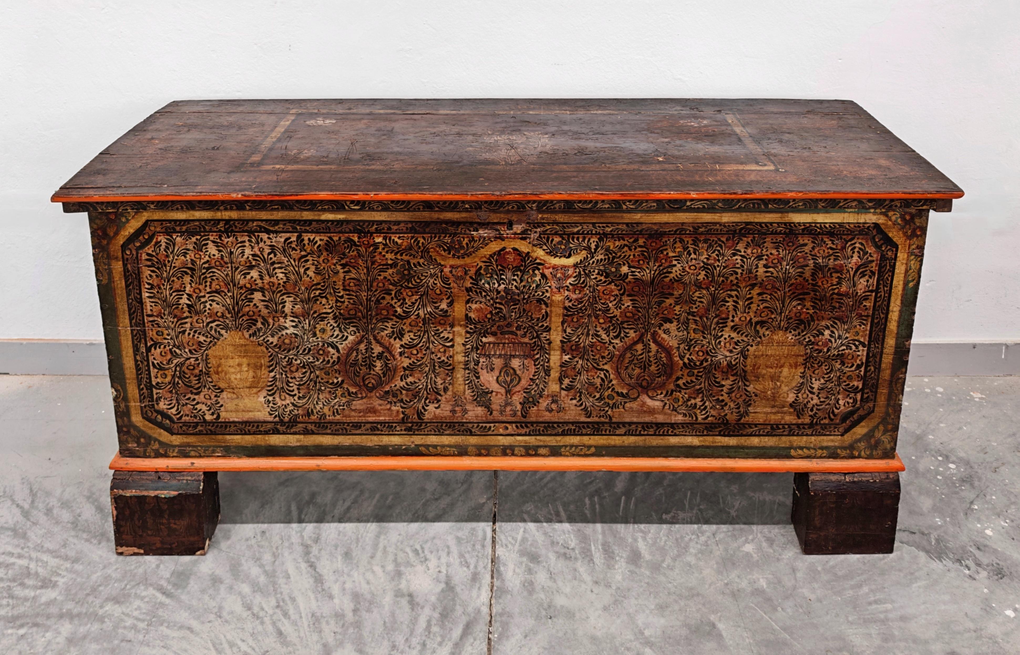 Antique Extra Large Adriatic Dowry Chest or Trunk done in hand-painted pine For Sale 2