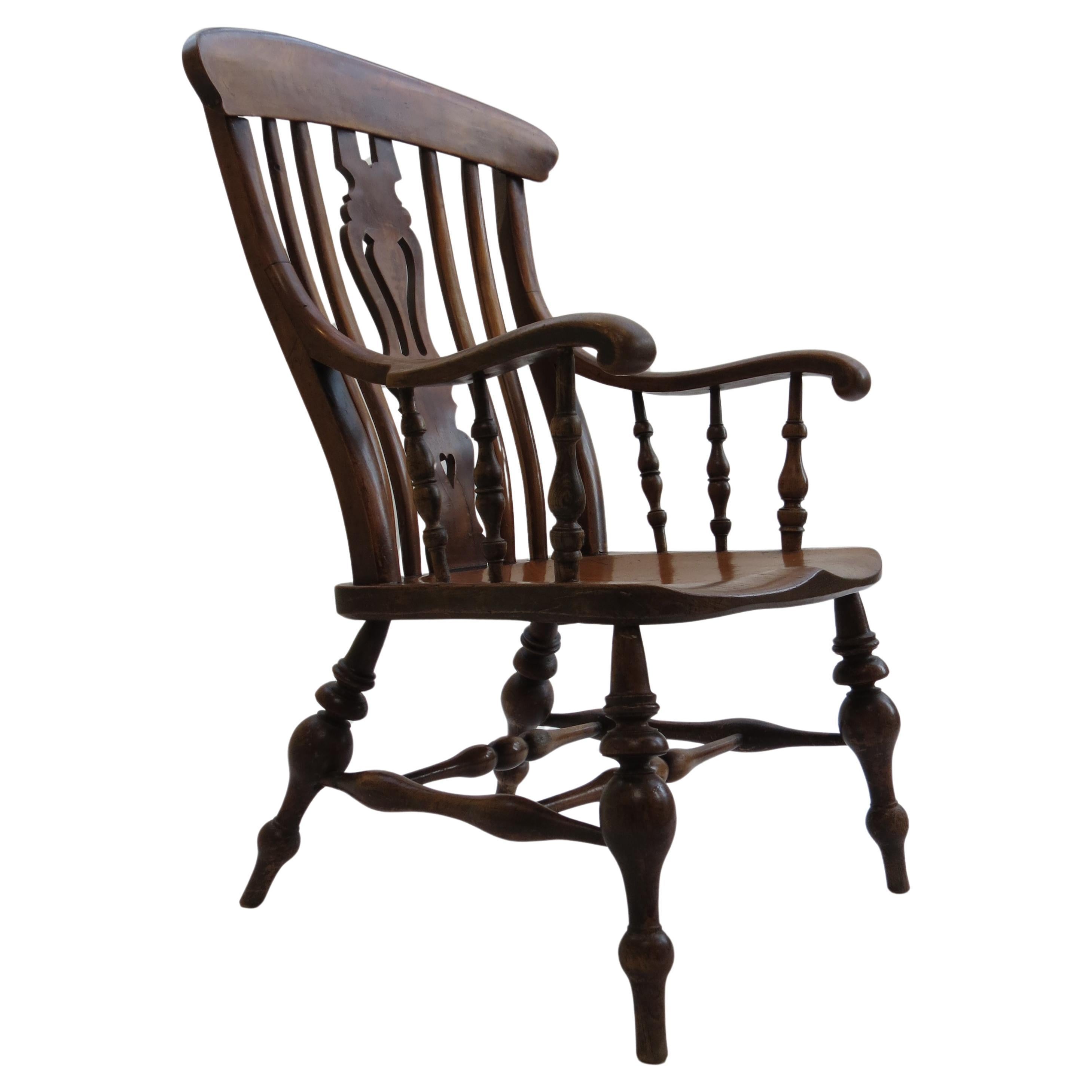 Antique Extra Large Ash and Sycamore English Windsor Country Chair 19th Century 