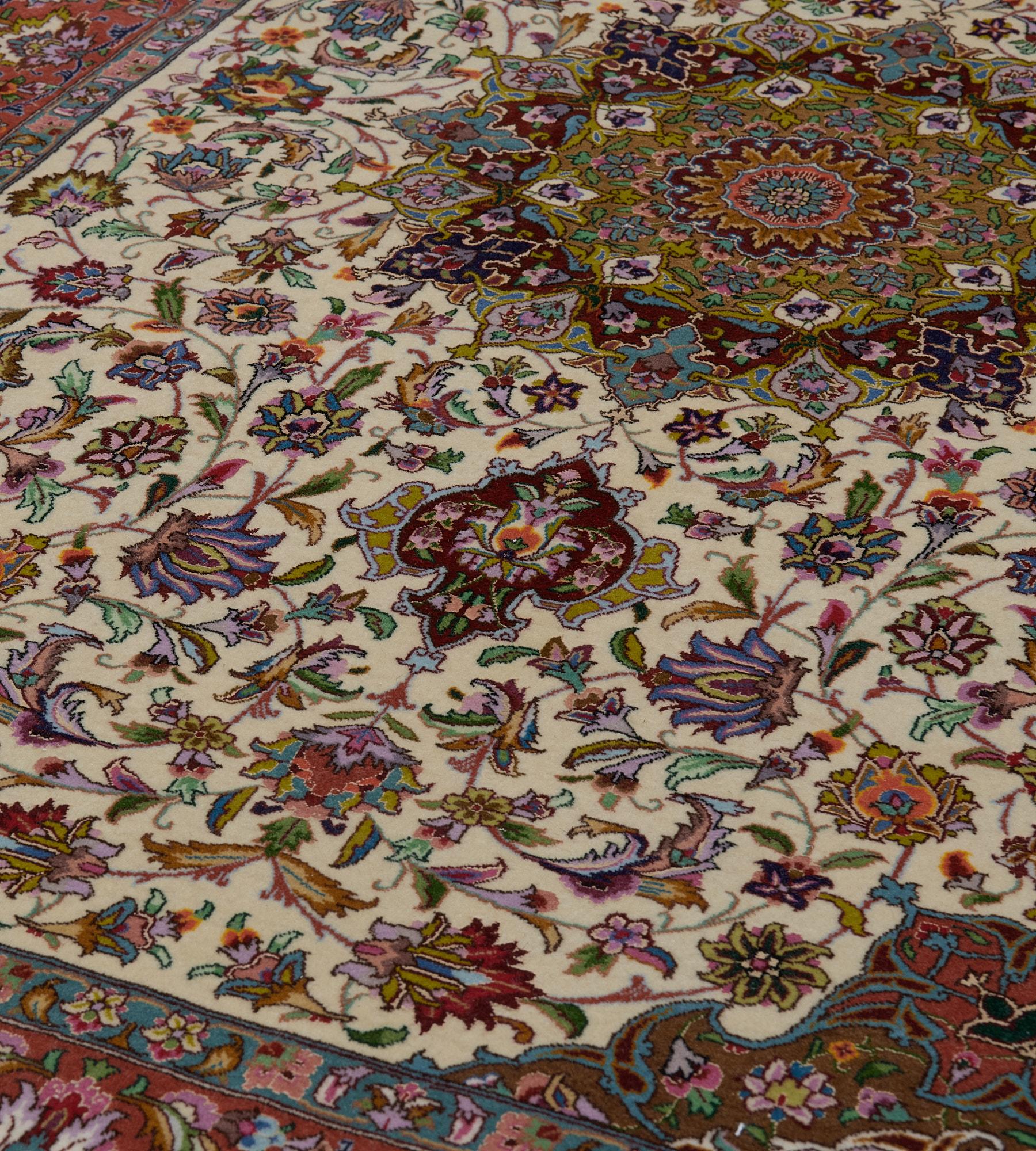 Antique Extremely Fine Wool and Silk Tabriz Rug In Excellent Condition For Sale In West Hollywood, CA