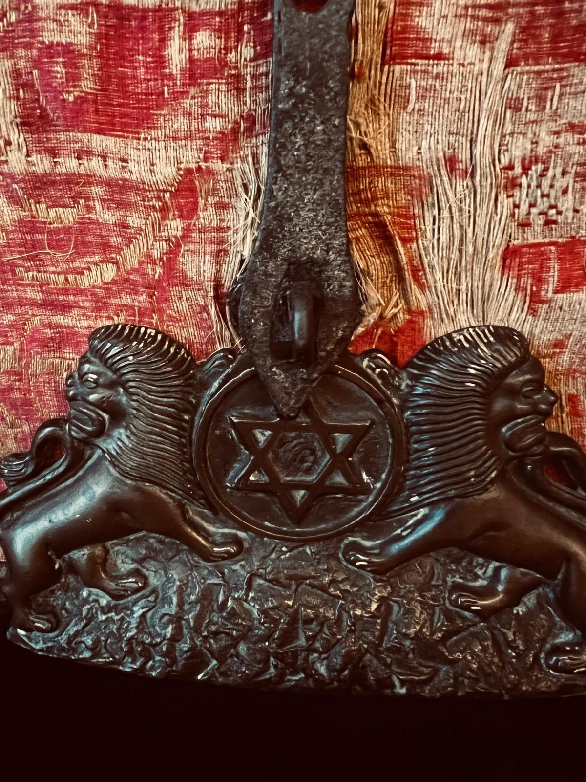 Antique coffret de charité judaïque Tzedakah extrêmement rare 16ème siècle en vente 2