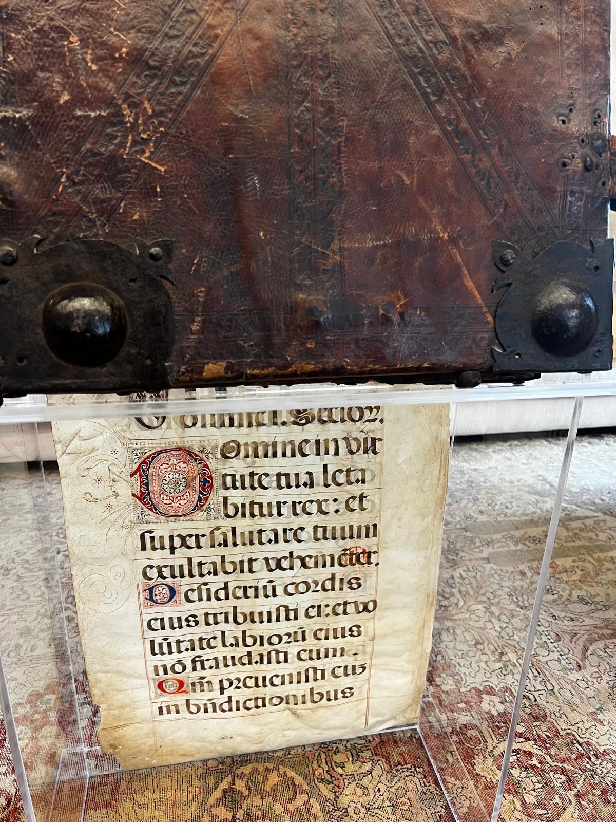 Reliure ancienne extrêmement rare d'un grand livre d'abbaye antiphonique du 13e siècle en vente 7
