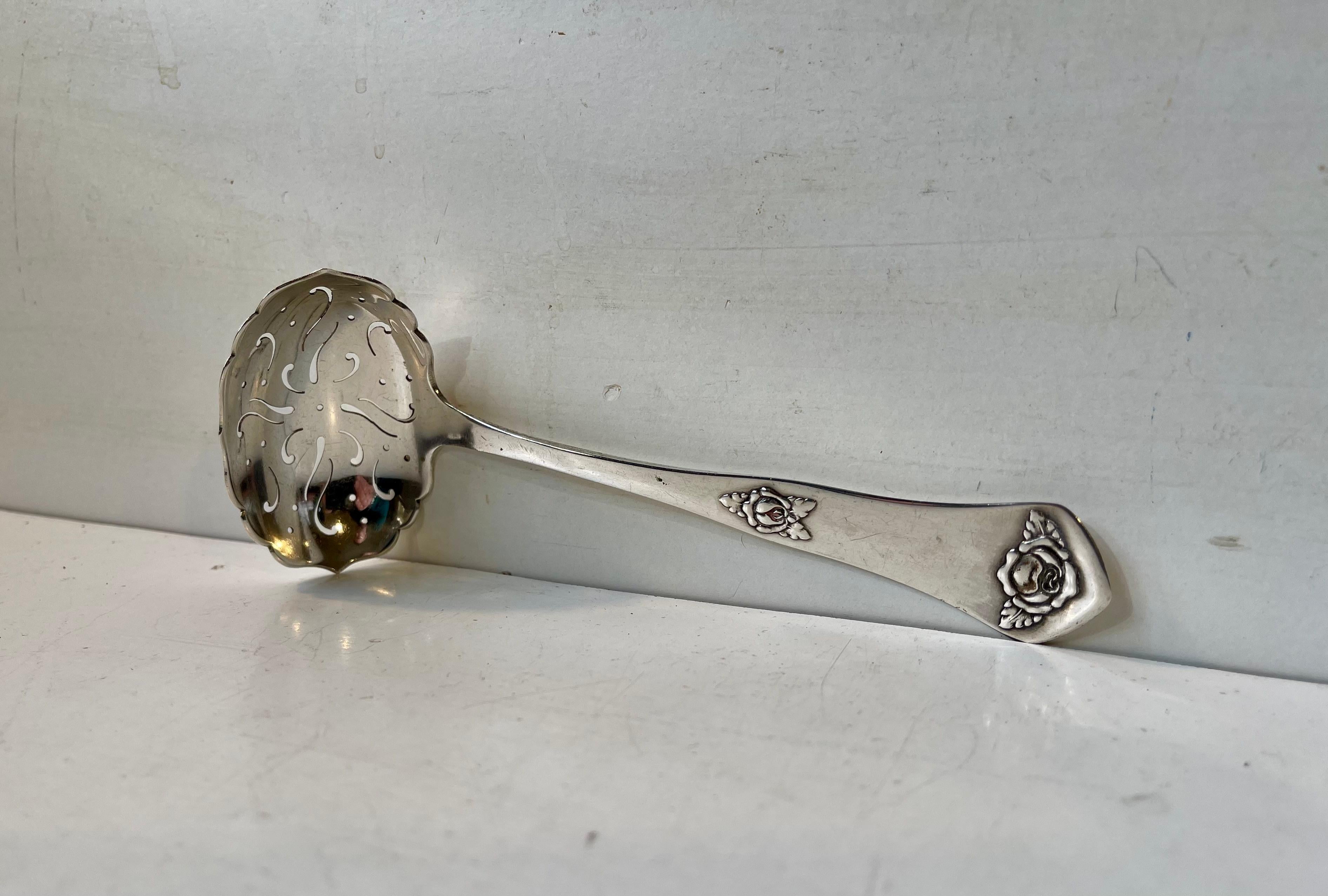 Antiguo F. J. Hingelberg Cuchara para espolvorear azúcar de fresa en plata de ley Silver en venta