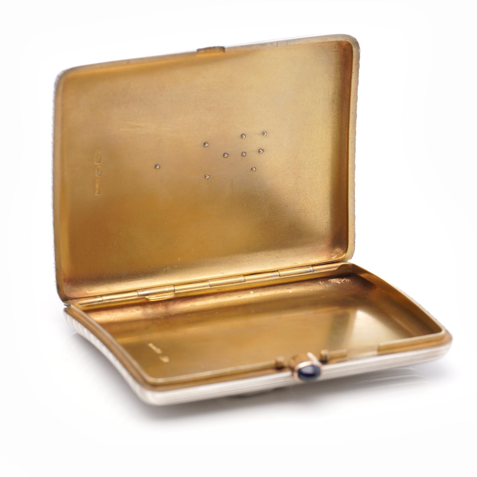 Antique Fabergé Parcel-Gilt Silver Cigarette Case with Coat of Arms In Good Condition In Braintree, GB