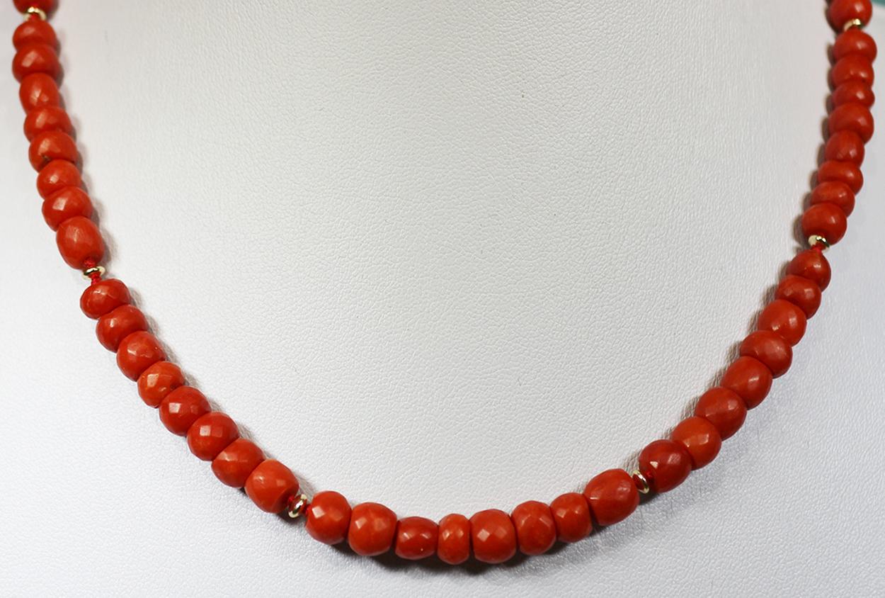 Art Deco Antique Faceted Mediterranean Sardegna Coral Necklace, 18K Gold Clasp For Sale