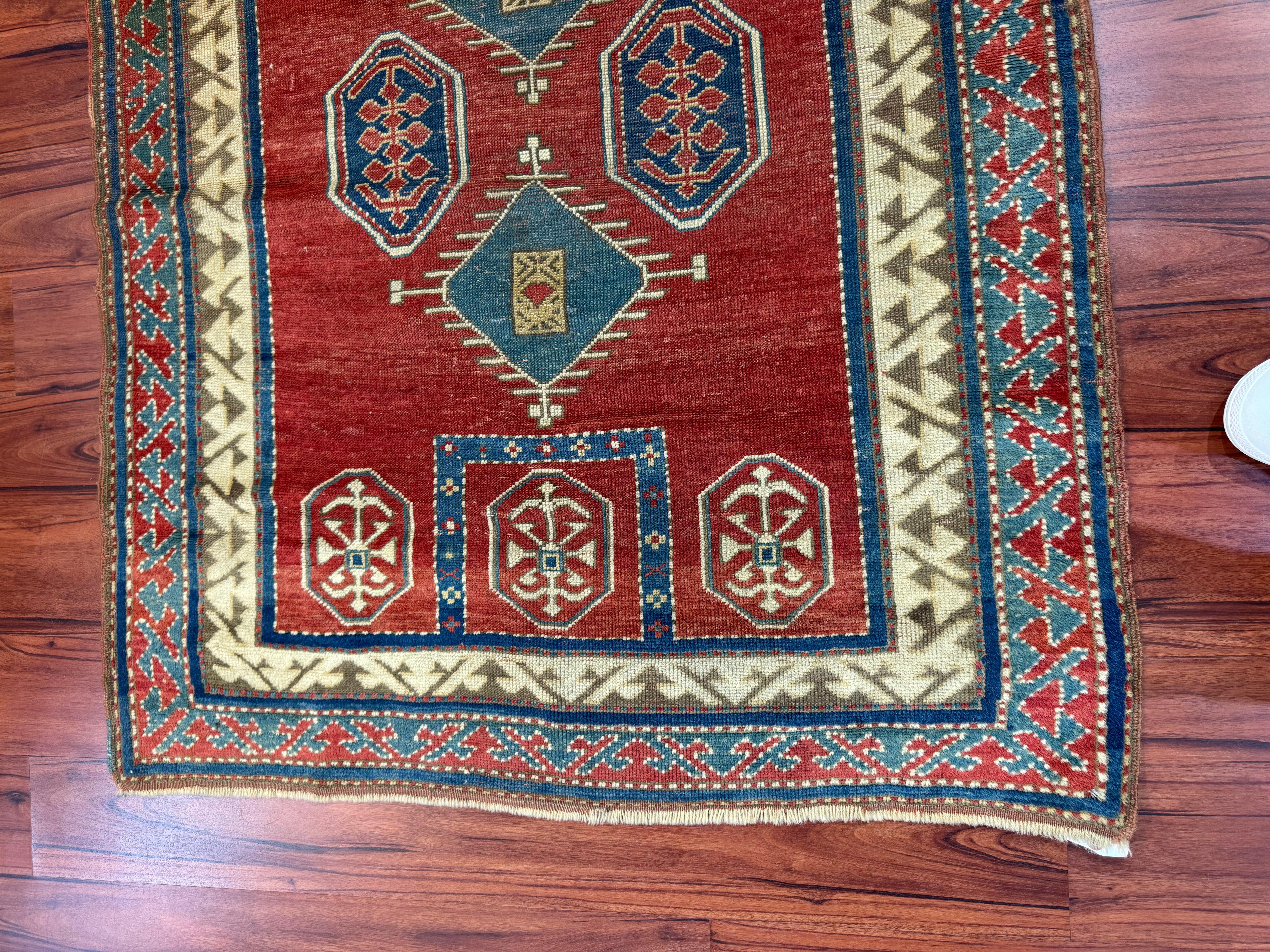 Antiker Fachralo-Kazak-Teppich (Handgewebt) im Angebot