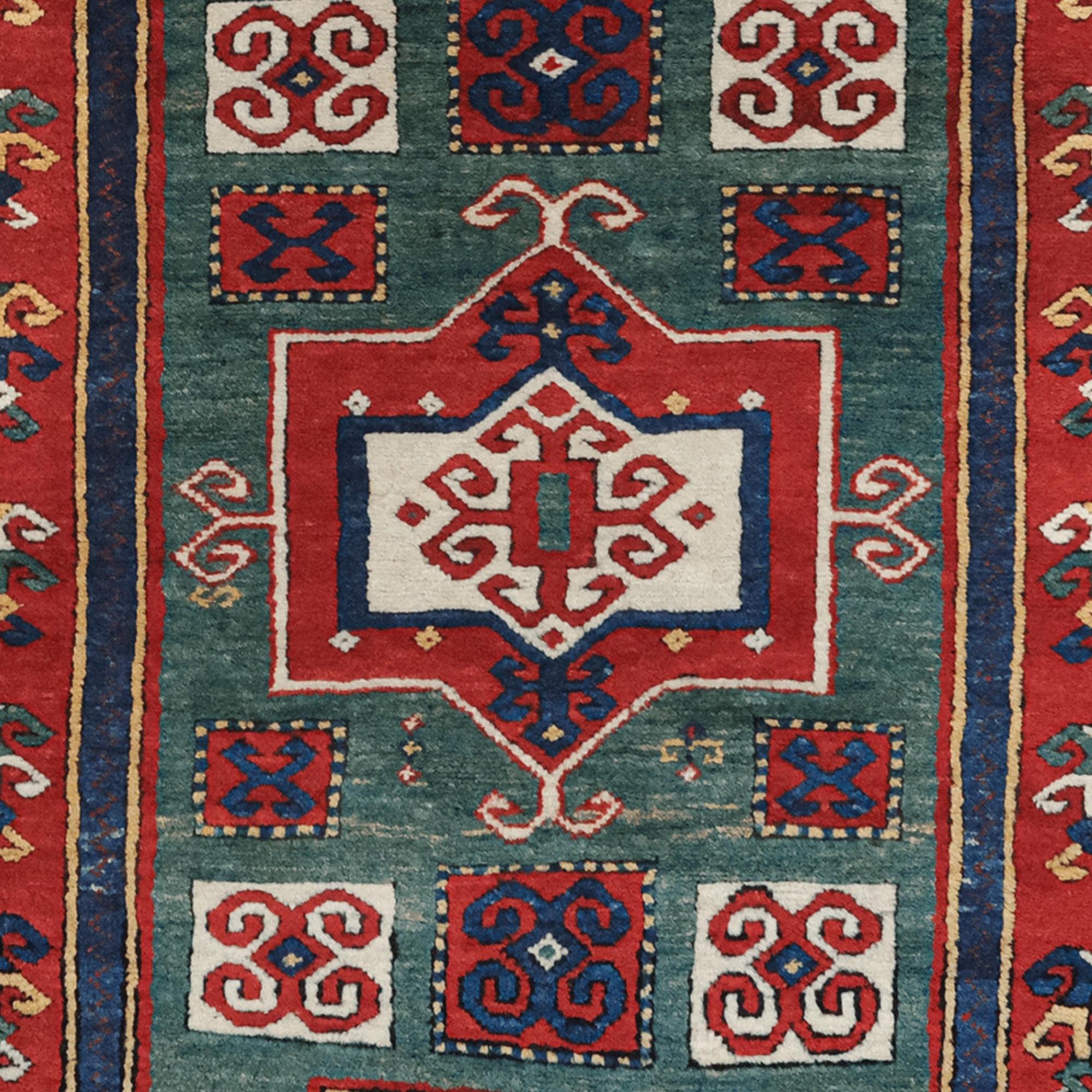 Caucasien Tapis ancien Fahrola Prayer - Milieu du 19e siècle en vente