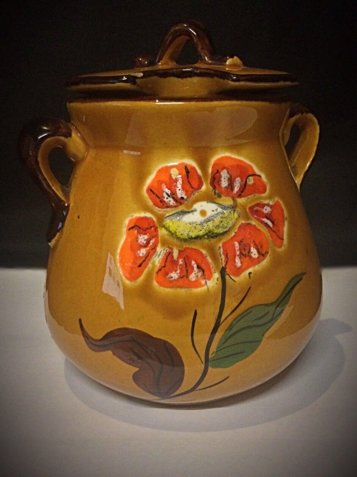 This charming antique faience pot features a handle and beautiful floral decoration, perfect for adding a touch of vintage elegance to any collection or décor.

Type: Pot

Material: Faience

Origin: Unknown

Brand: Unbranded

Decoration: