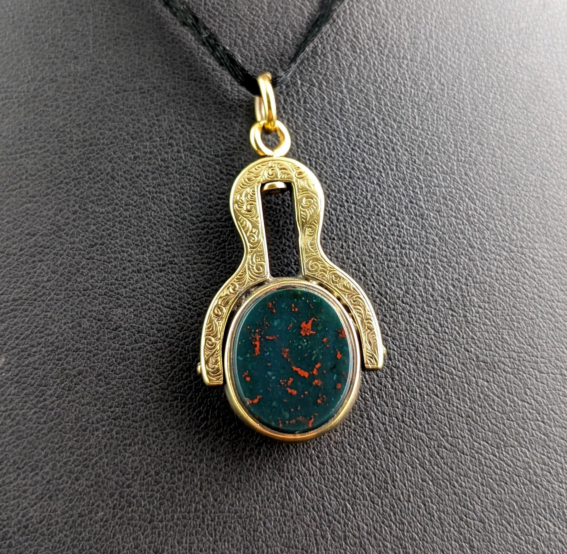 Antique Faith and Hope seal fob pendant, 9k gold, Sardonyx and Bloodstone  In Good Condition For Sale In NEWARK, GB