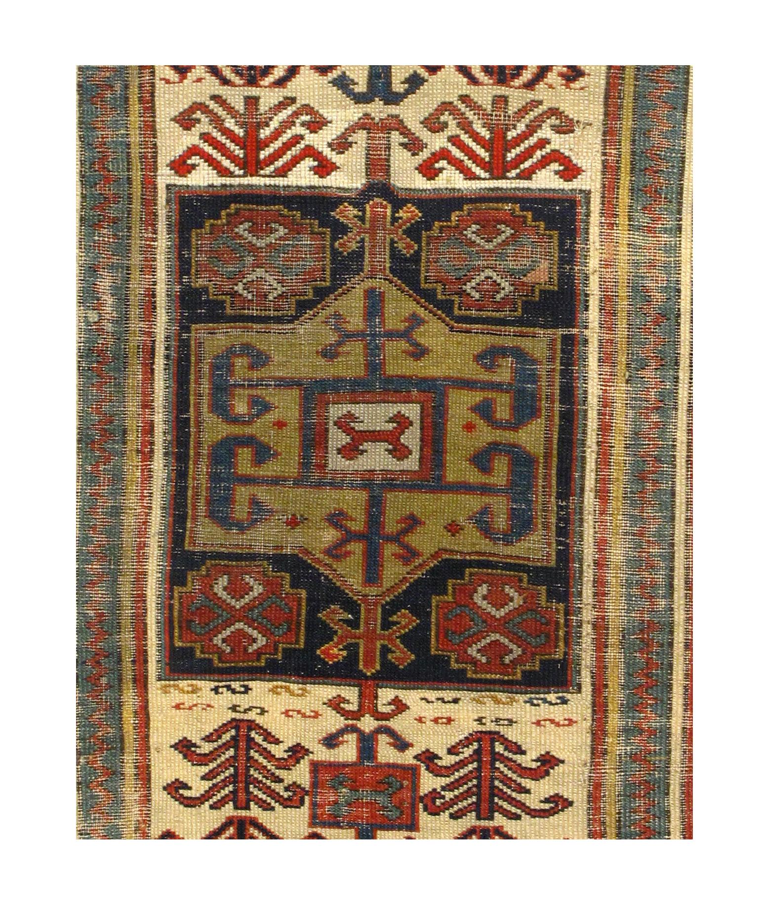 Asiatico Tappeto antico Fakhralou Kazak 3'0'' x 4'10'' in vendita