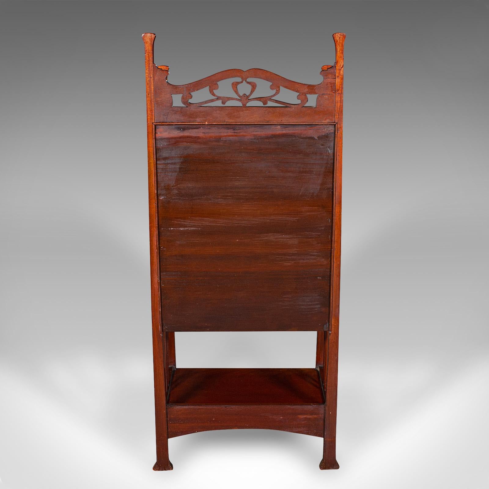 Armoire à musique ancienne Fall Front, anglaise, Art Nouveau, victorienne, d'après Liberty Bon état - En vente à Hele, Devon, GB