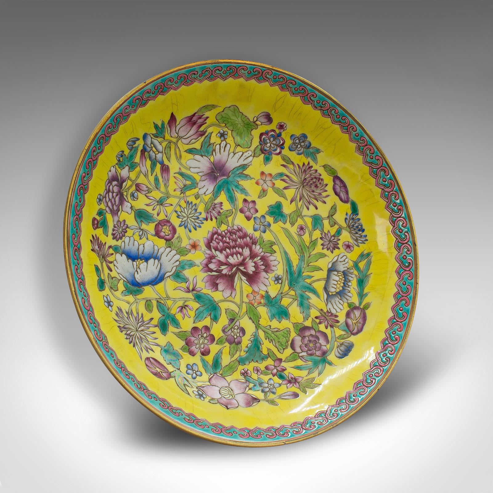 Antique Famille Jaune Decorative Dish, Chinese, Display Plate, Qing, Victorian For Sale 3