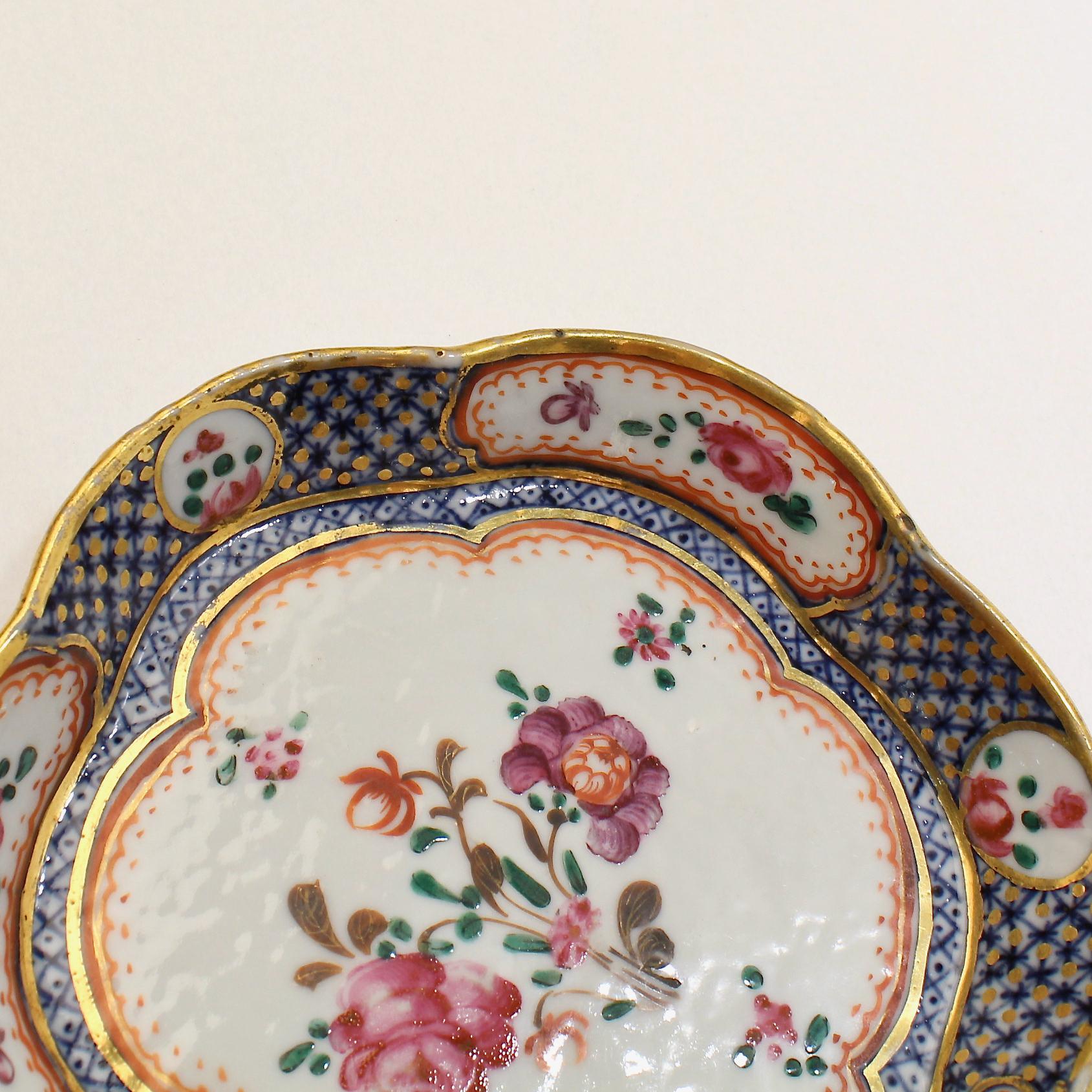 Antique Famille Rose Chinese Export Porcelain Bowl or Dish For Sale 5