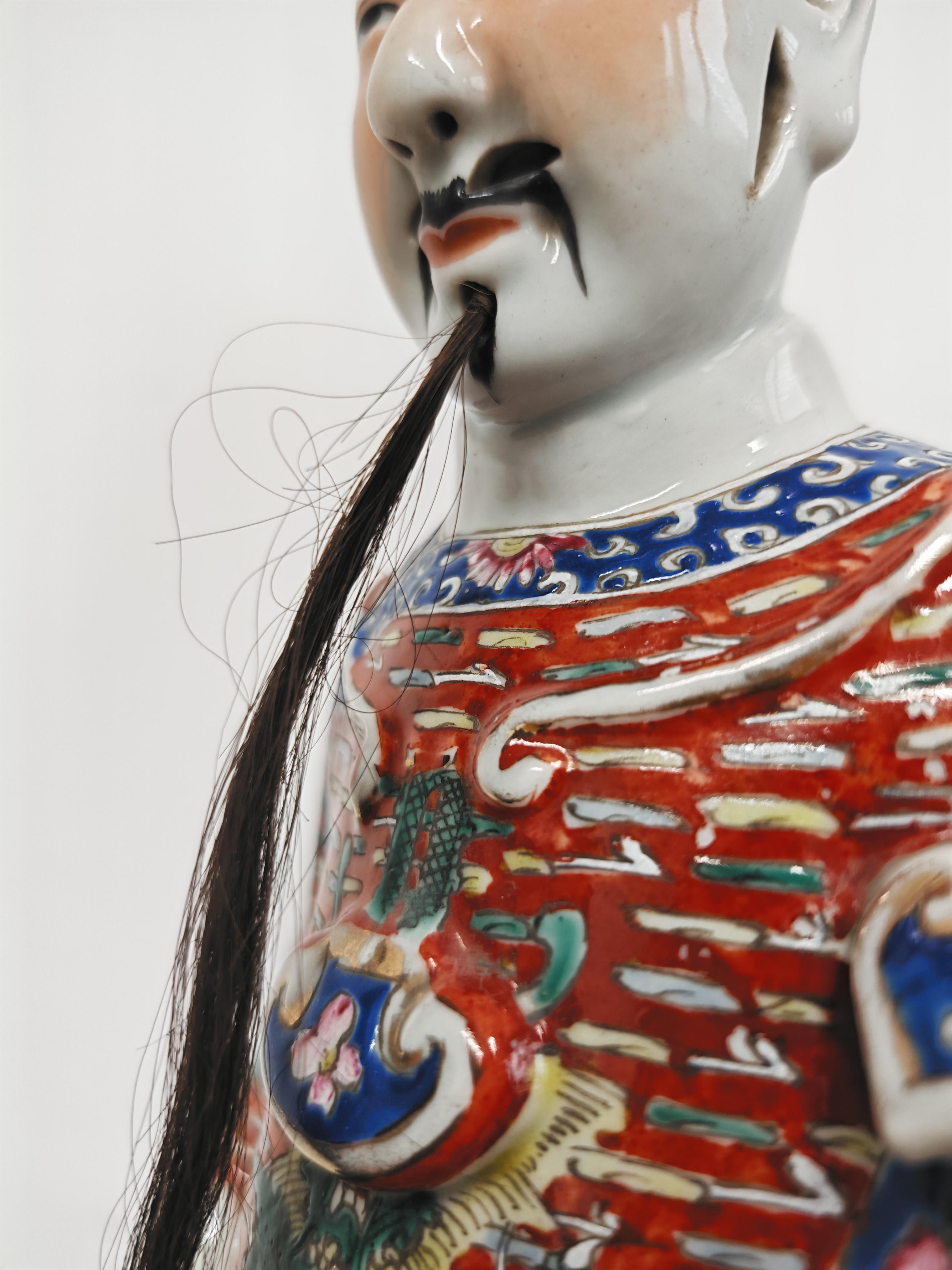 Chinois Sculpture ancienne en porcelaine de la famille rose, Immortal Figurine Sculpture, 19e siècle en vente