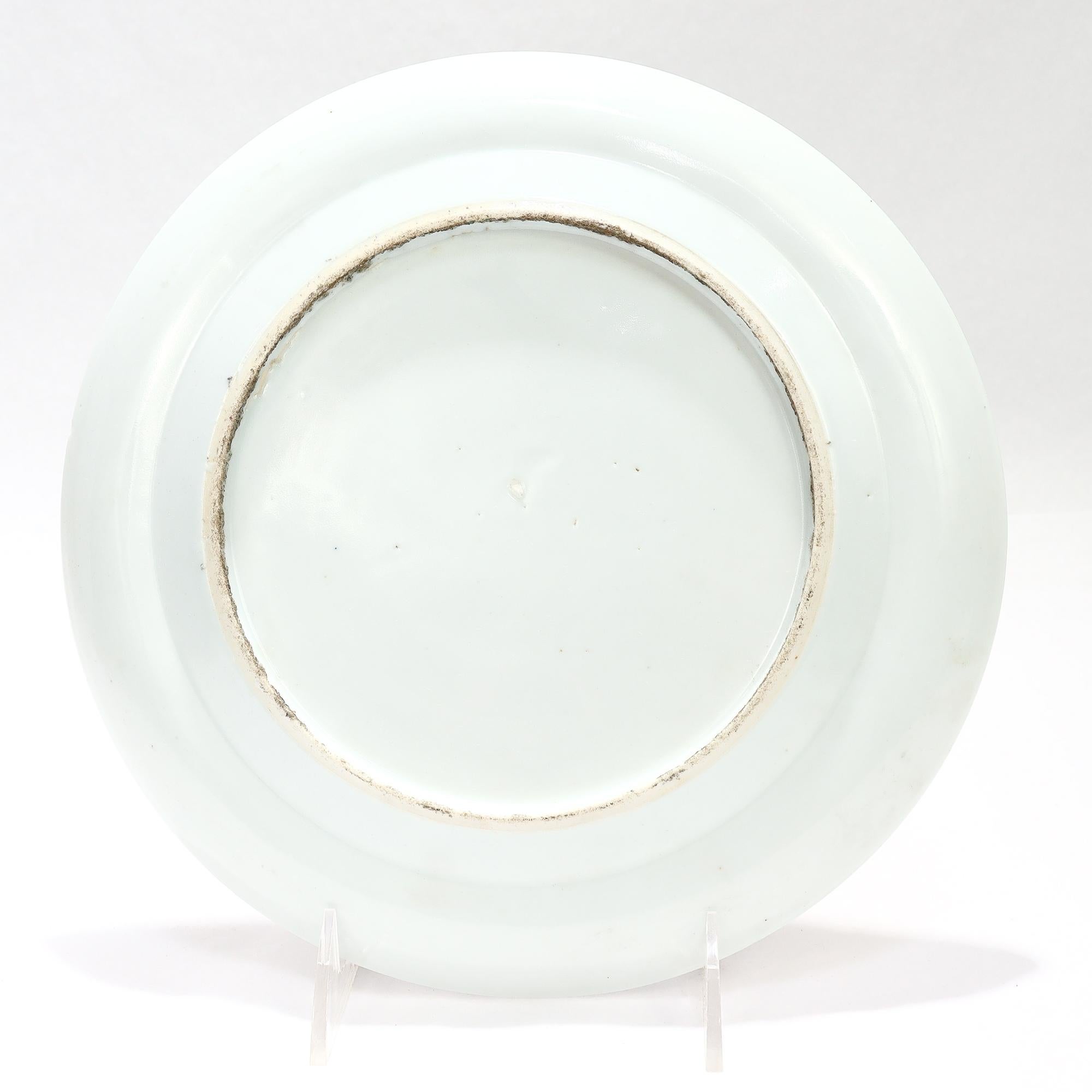 Antike Famille Verte Chinesisch Export Porzellan Teller mit Hehe Zwillinge und Lotus (19. Jahrhundert) im Angebot