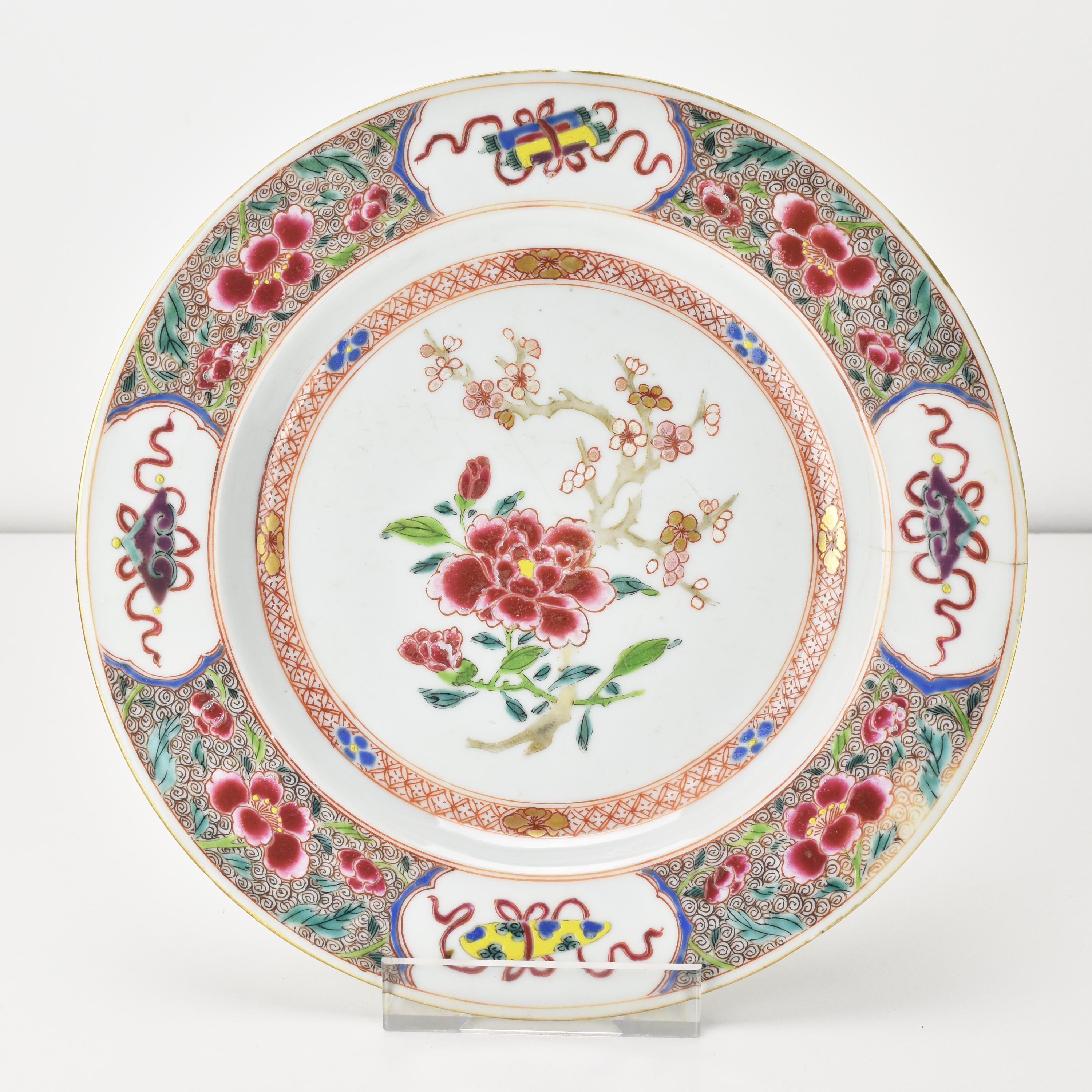 Chinois Antique assiette en porcelaine chinoise de la période Kangxi 18e siècle Famille Rose en vente