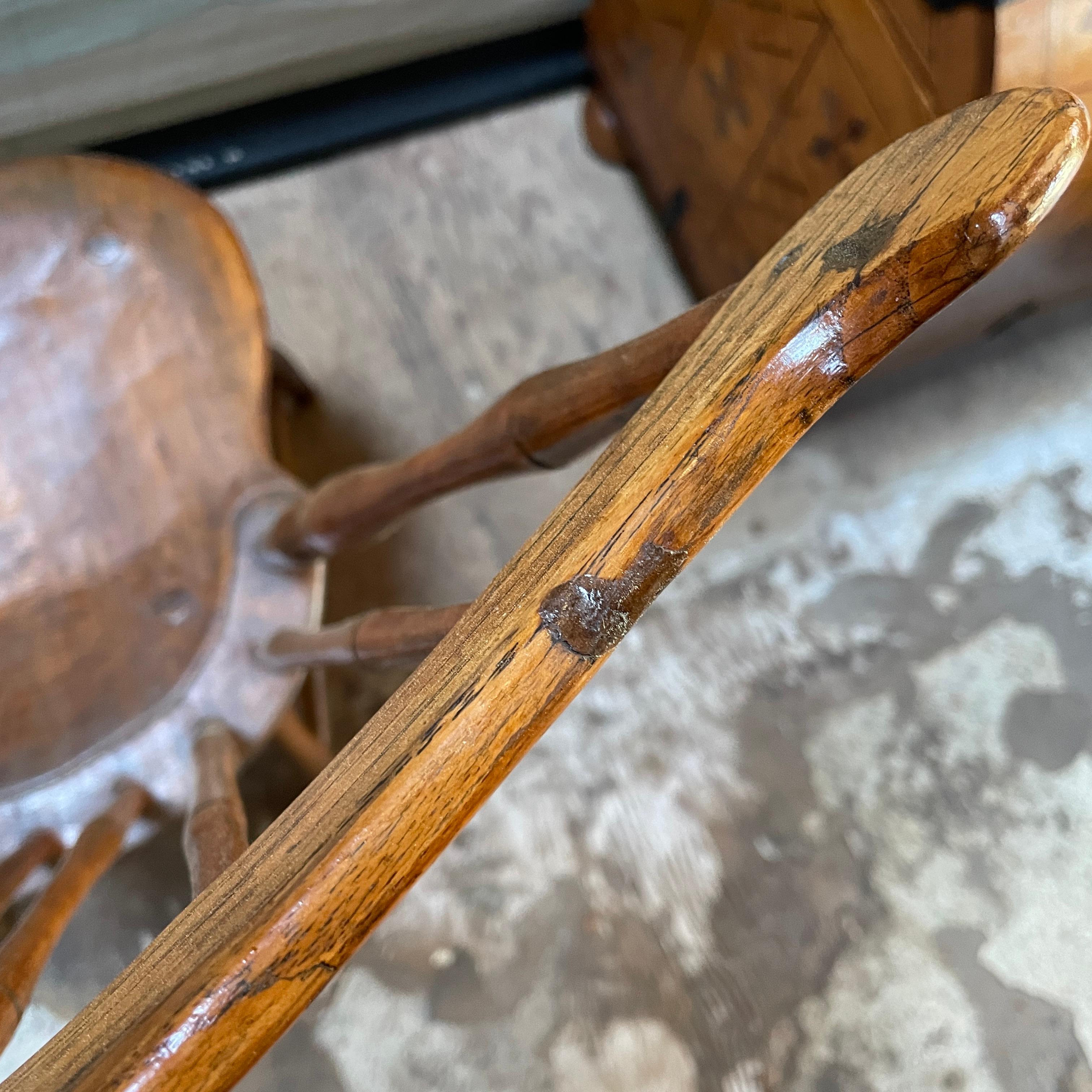 Antiquities Chaise d'appoint à dossier en éventail Siège en selle 1800s Looping Bow Back Dimes en vente 3