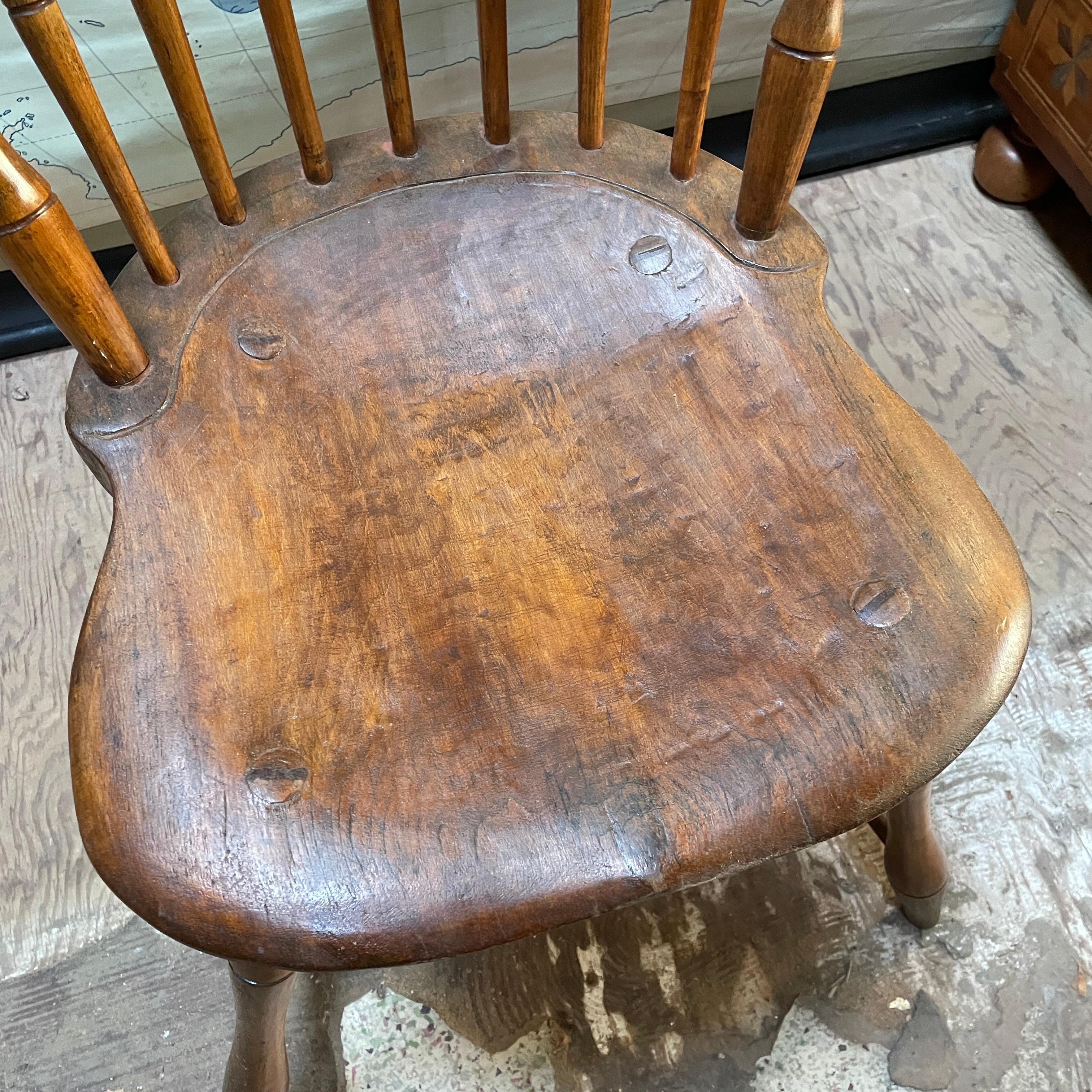 Antiquities Chaise d'appoint à dossier en éventail Siège en selle 1800s Looping Bow Back Dimes Abîmé - En vente à Hyattsville, MD