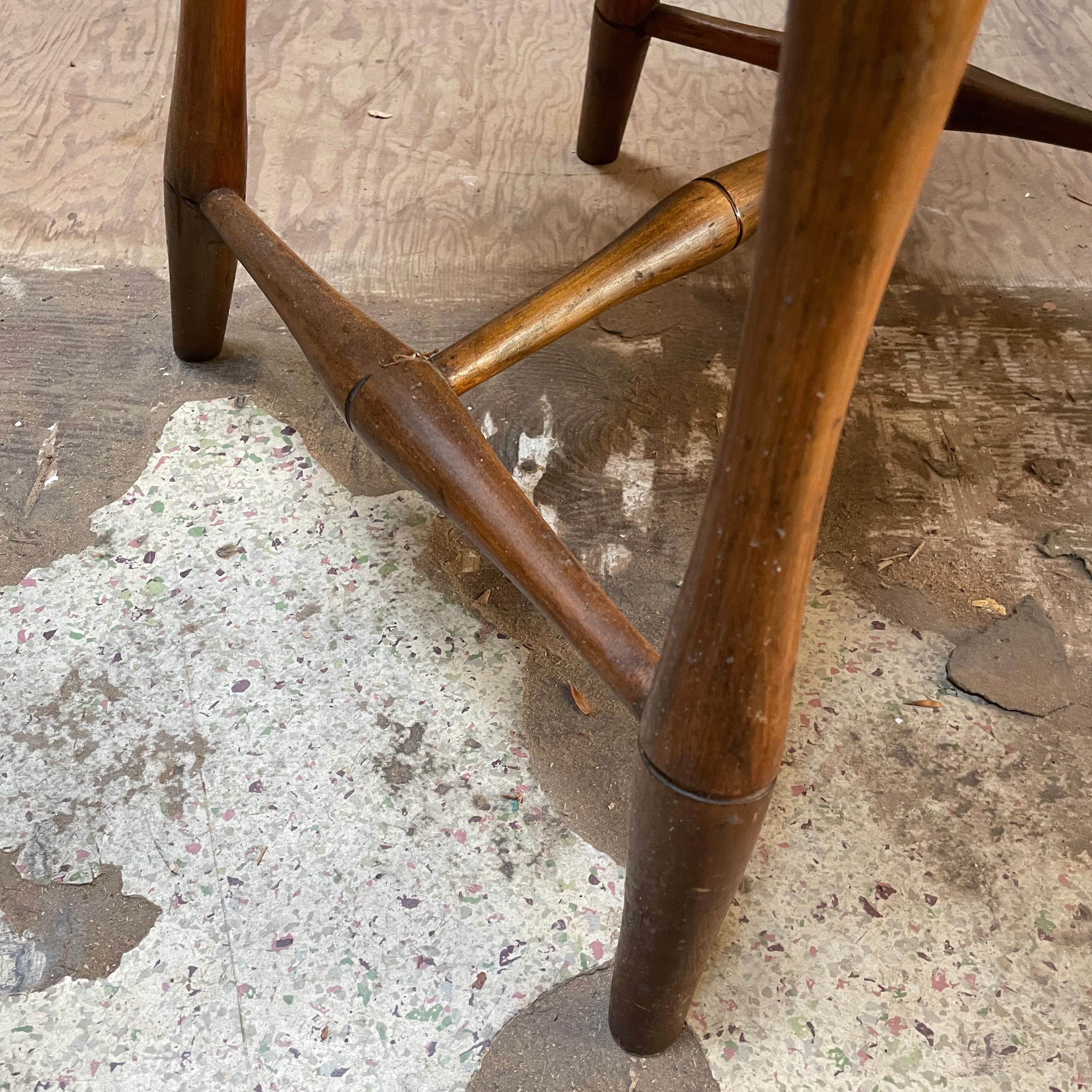 Antiquities Chaise d'appoint à dossier en éventail Siège en selle 1800s Looping Bow Back Dimes en vente 1