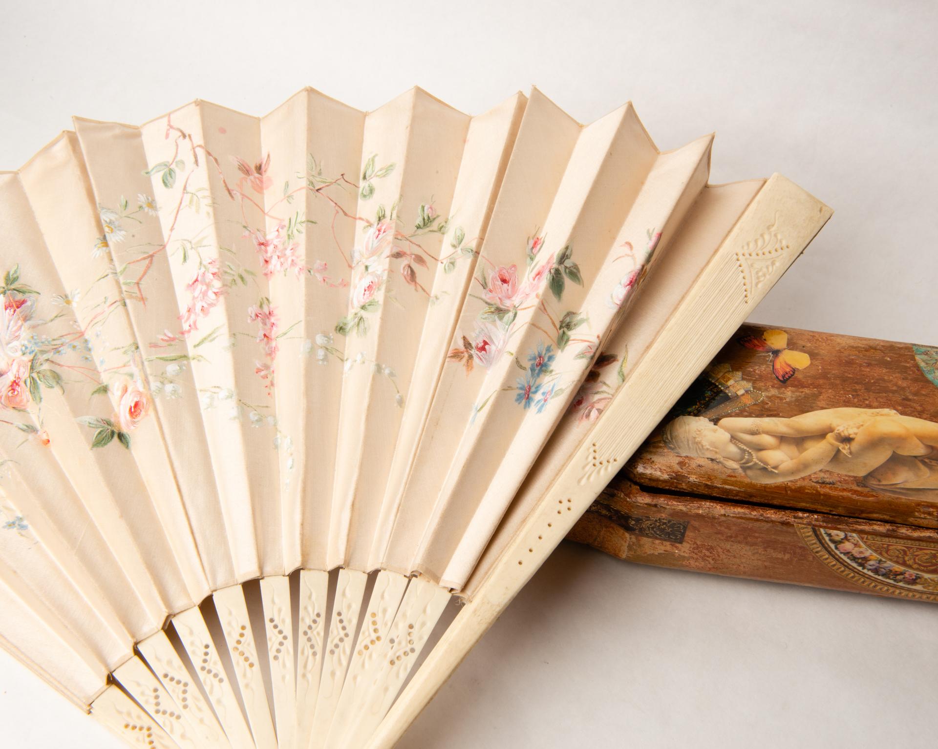 Hand-Painted Antique Fan in Its Antique Box For Sale