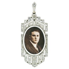 Pendentif portrait ancien de style fantaisie en or 18 carats, platine et diamants taille rose