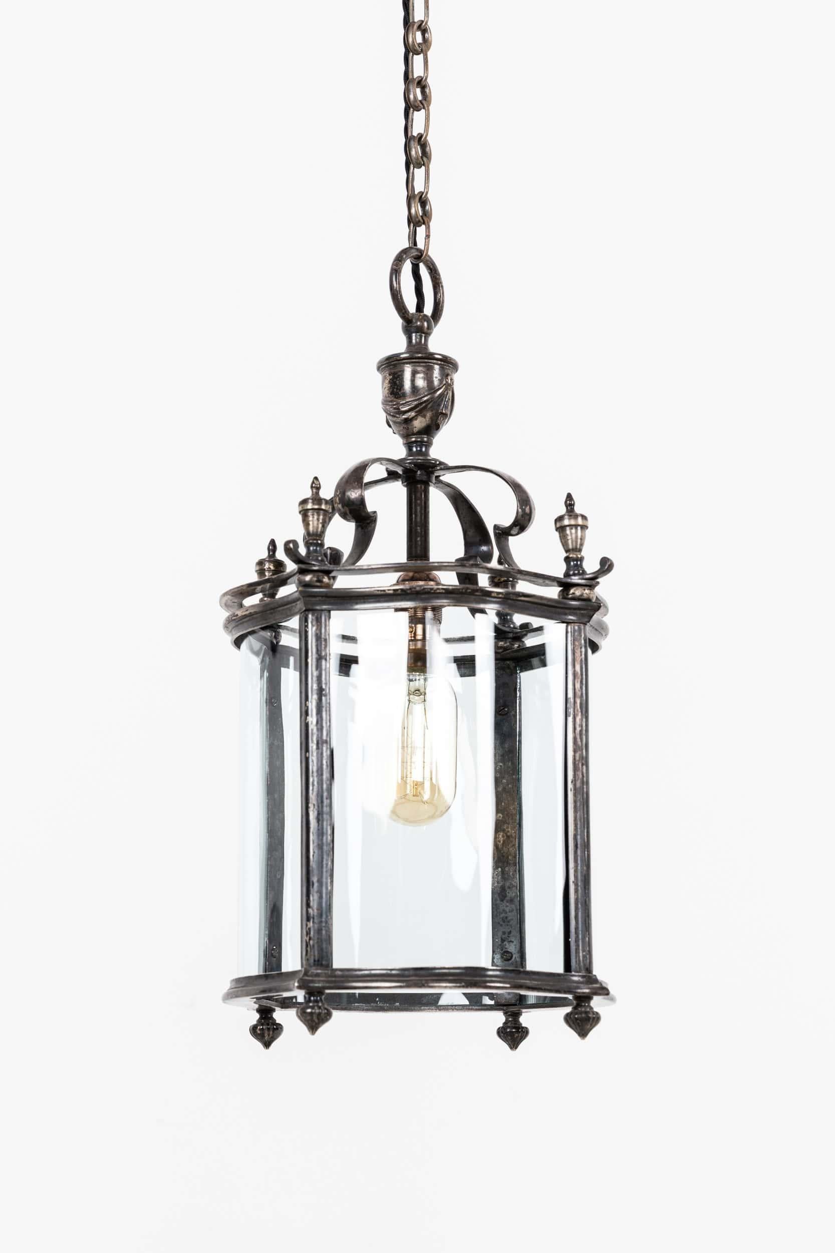 Antica lampada a lanterna da portico in ottone smaltato Faraday & Son C.1920 in vendita
