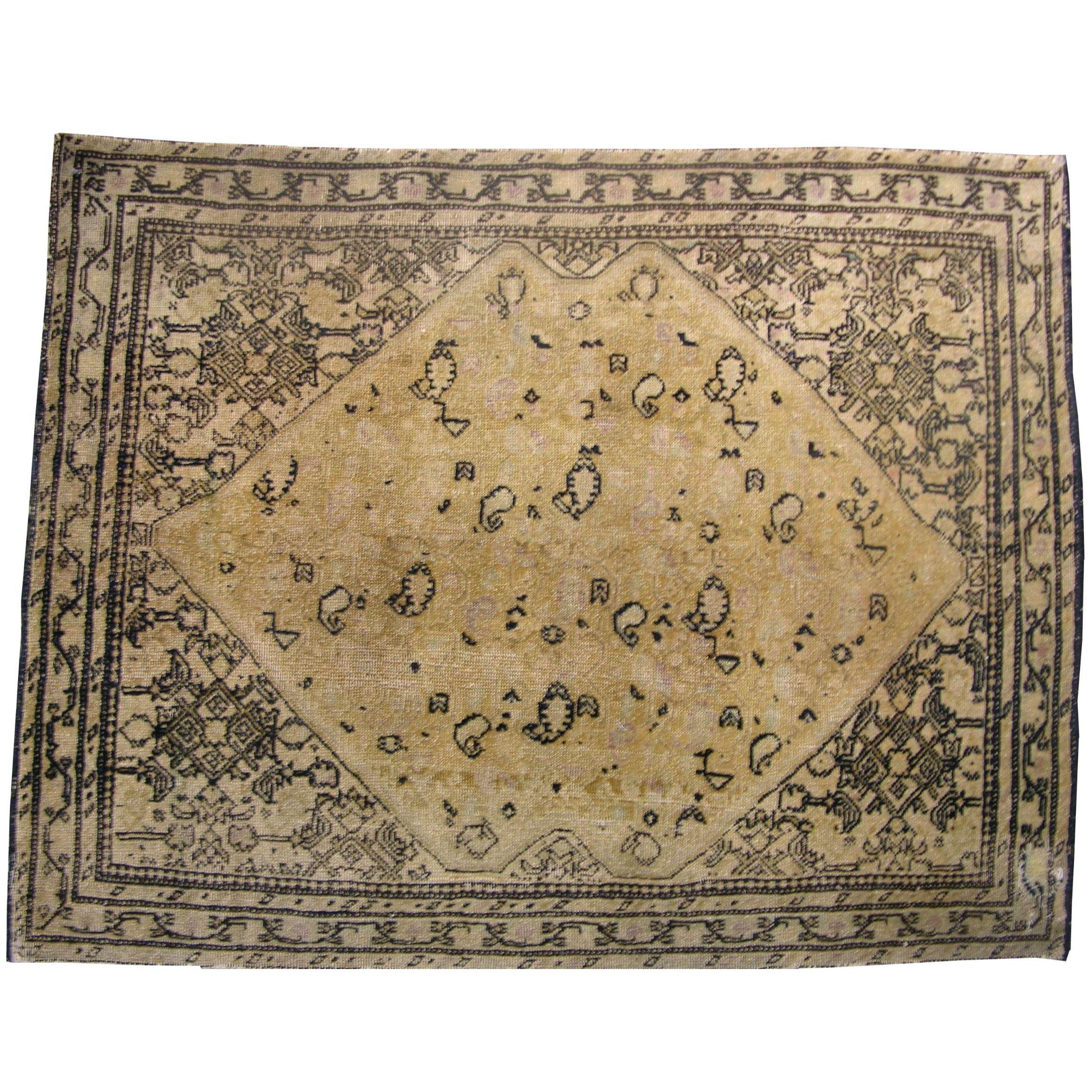 Antique Farahan Rug 2.10x2.3 In Good Condition For Sale In Los Angeles, US