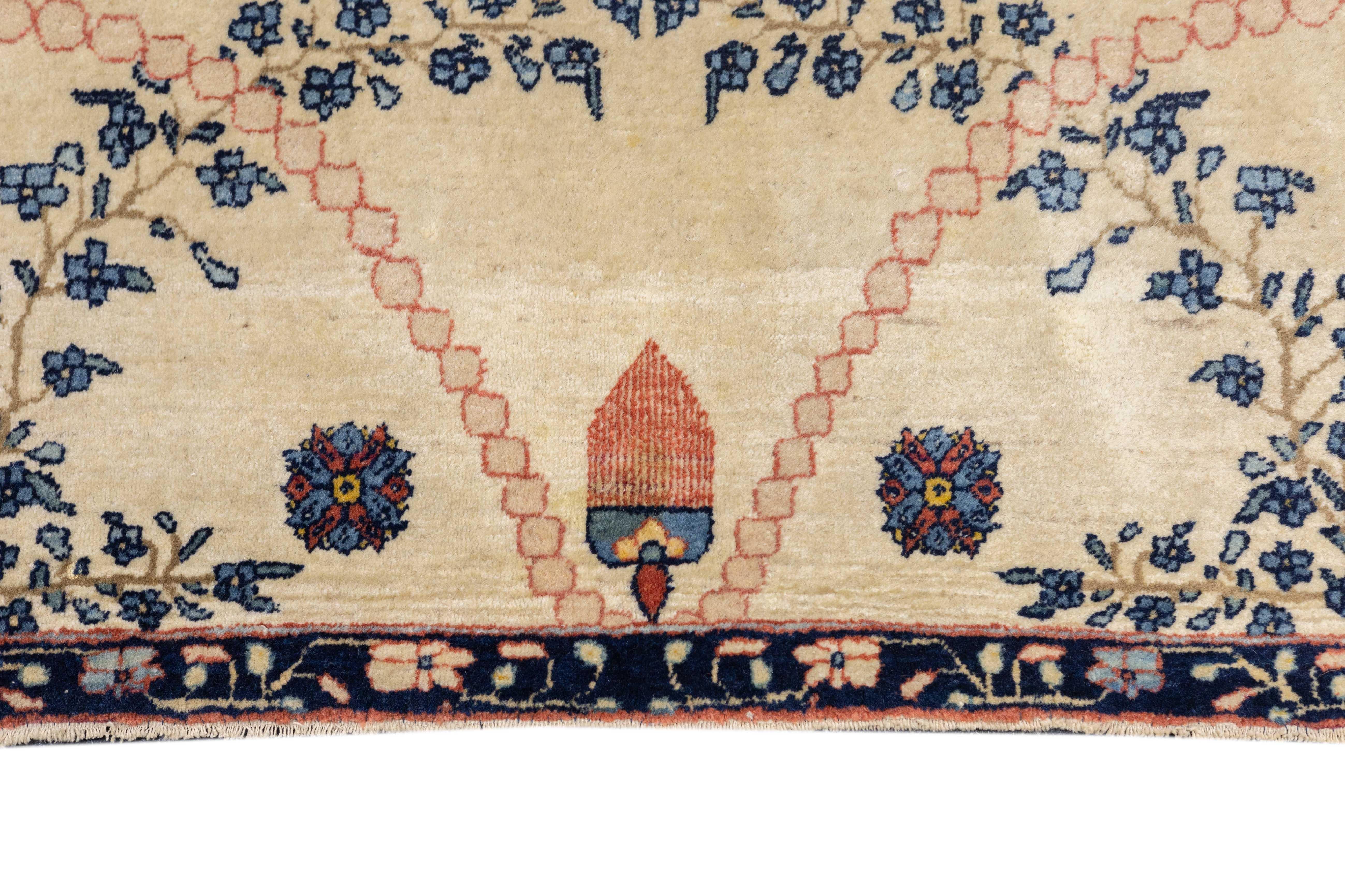 Antique Farahan Rug 2'8'' x 5'2'' For Sale 4