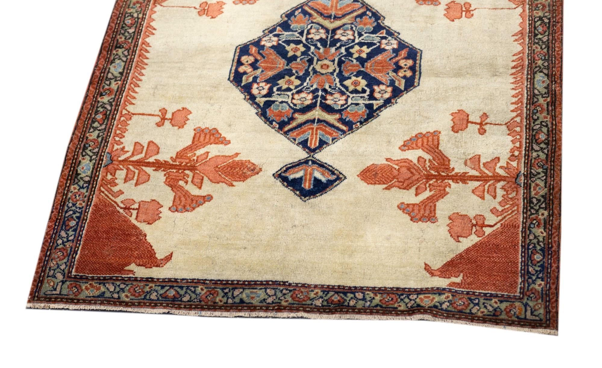 Antique Farahan Rug 2'9'' x 3'1'' In Good Condition For Sale In New York, NY