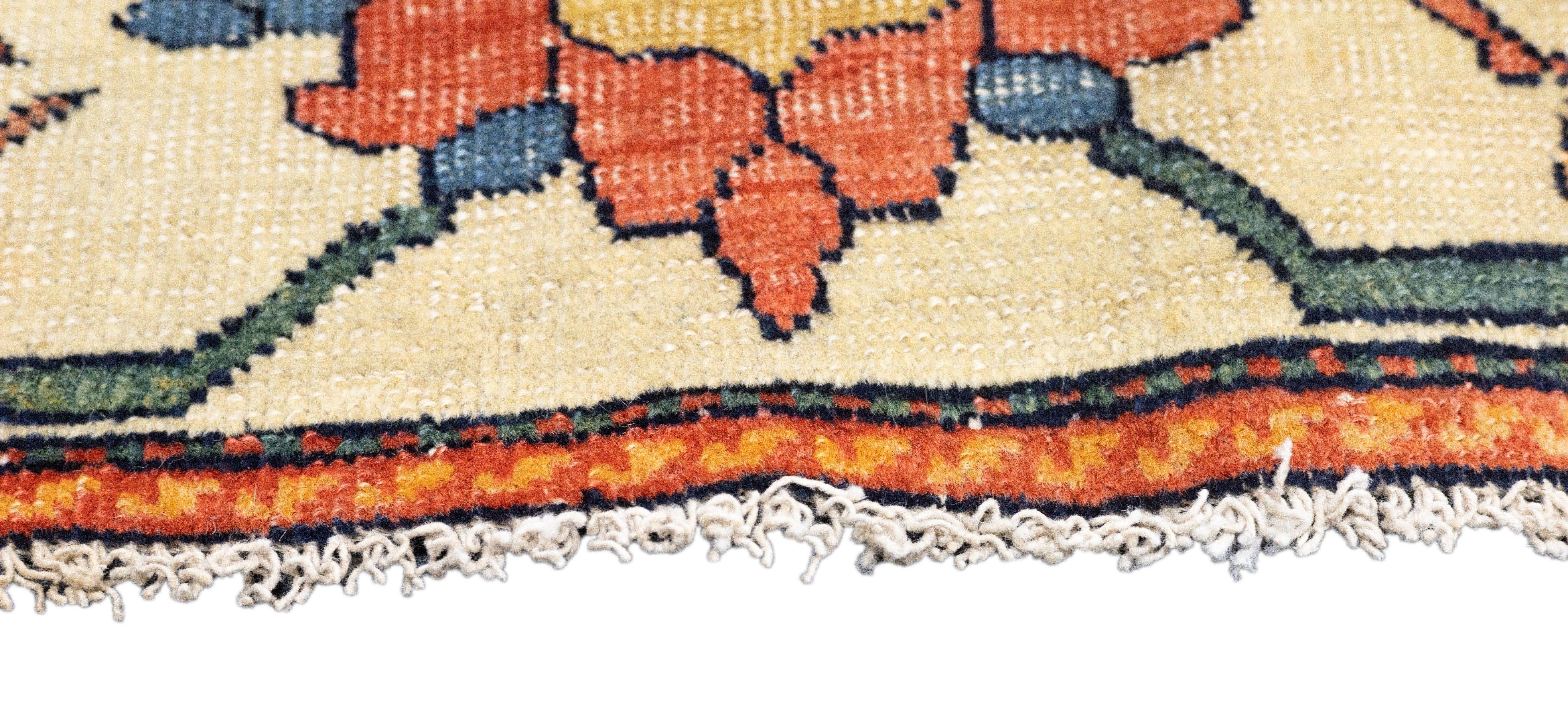 Antique Farahan Rug 4'3'' x 6'9'' In Good Condition For Sale In New York, NY